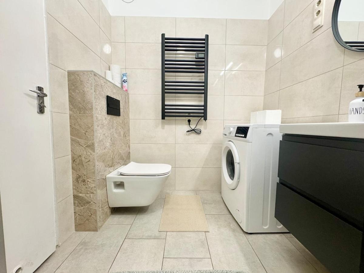 K16 Central Spacious 2BR