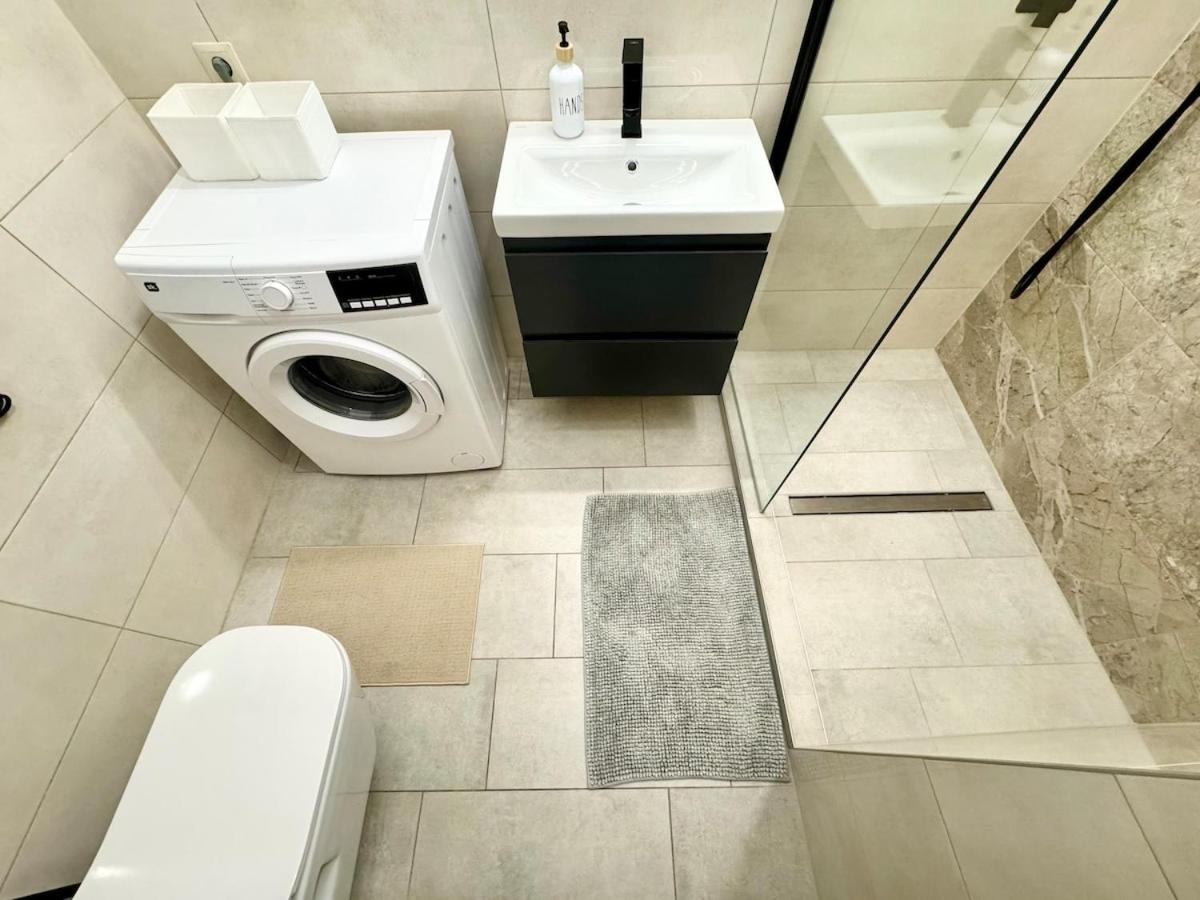 K16 Central Spacious 2BR