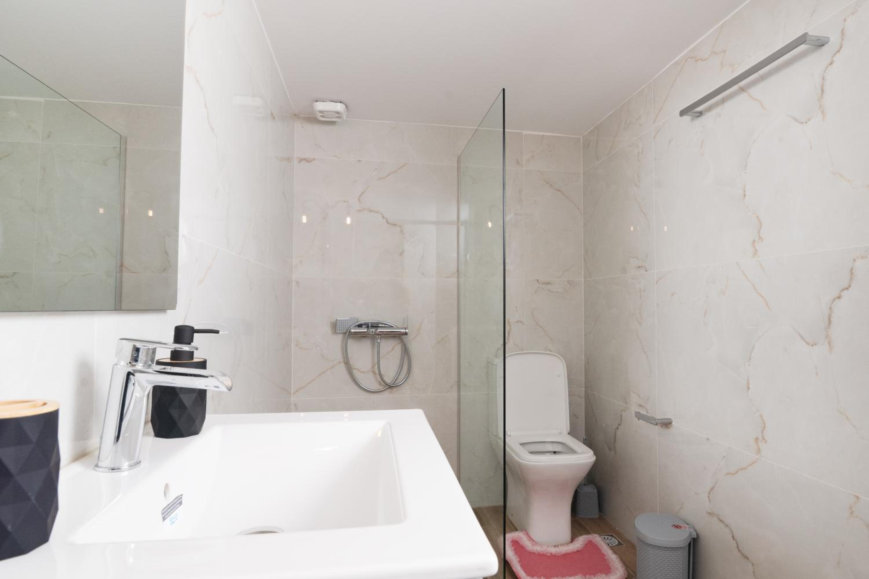Sunrise Apartment By Athens Airport