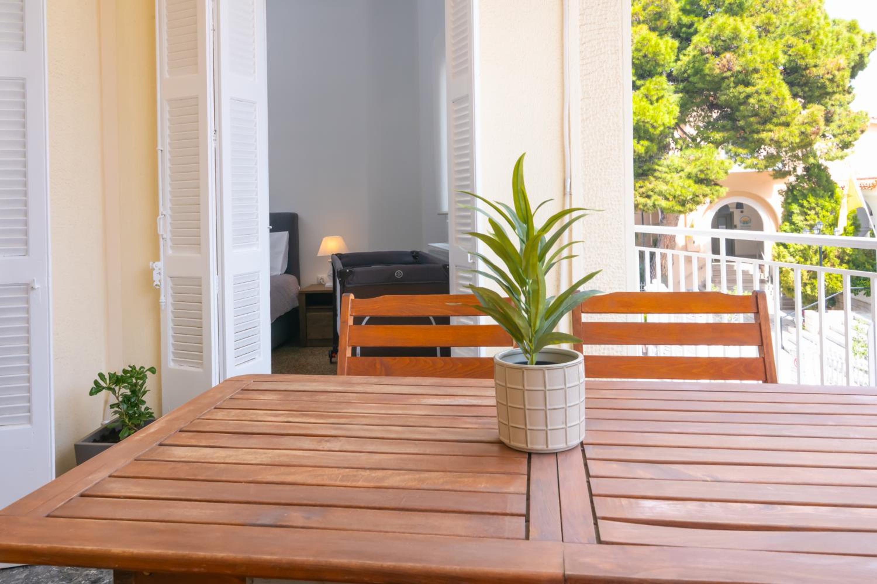 Sunrise Apartment By Athens Airport