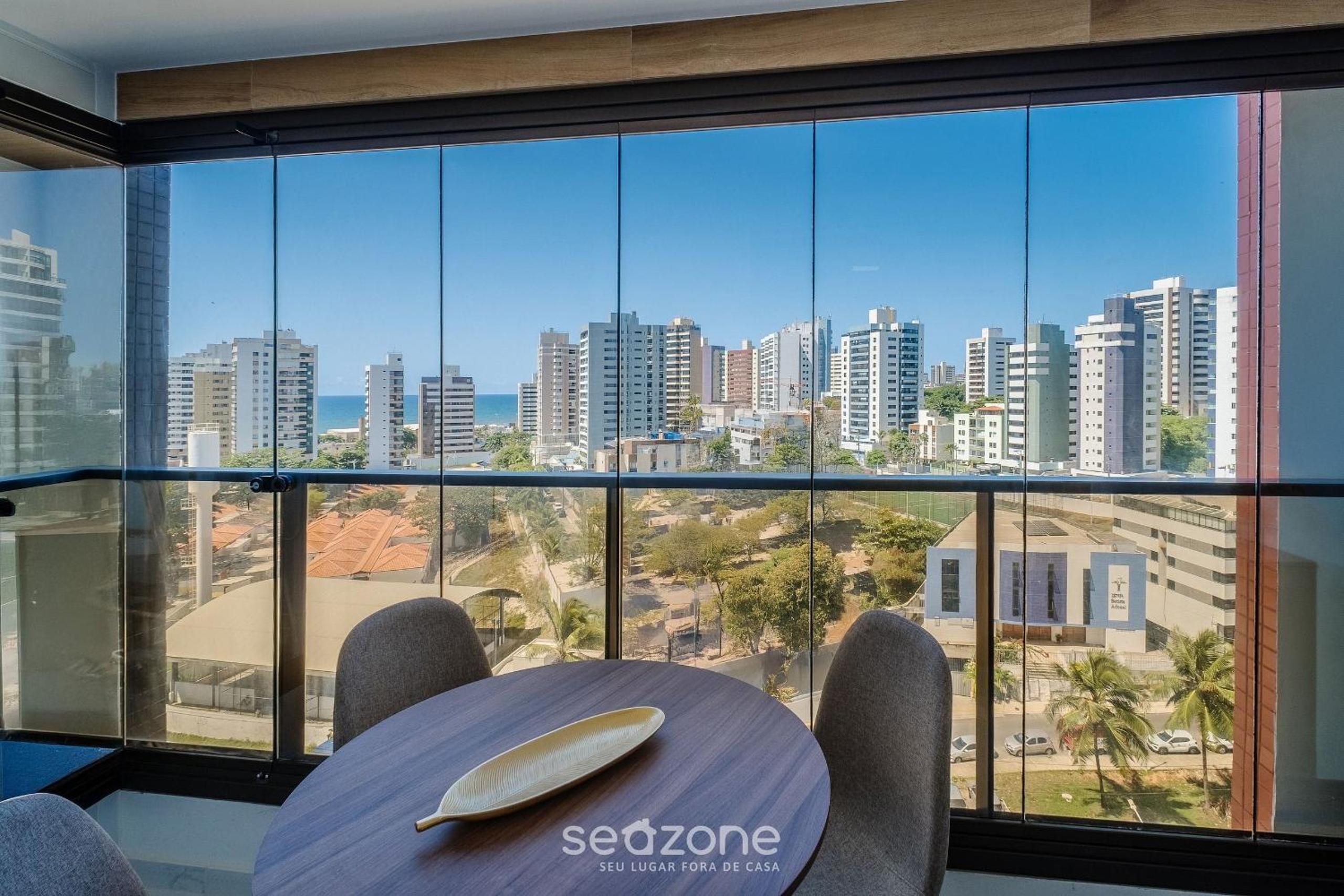 SMT - Building 750m from the Beach in Salvador