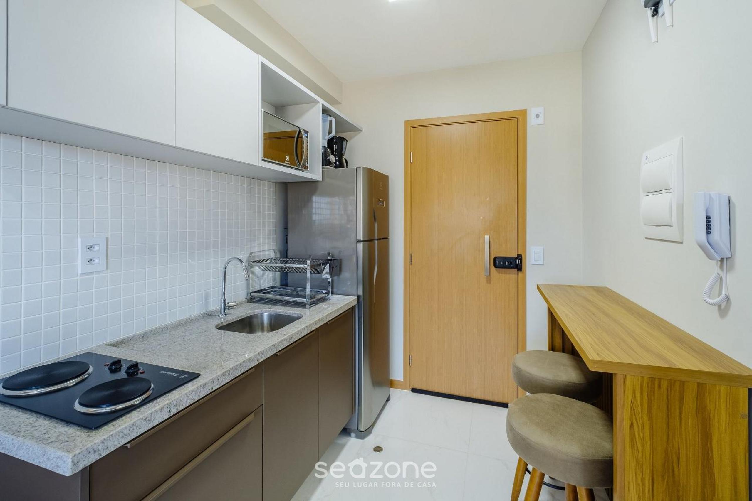 SMT - Building 750m from the Beach in Salvador