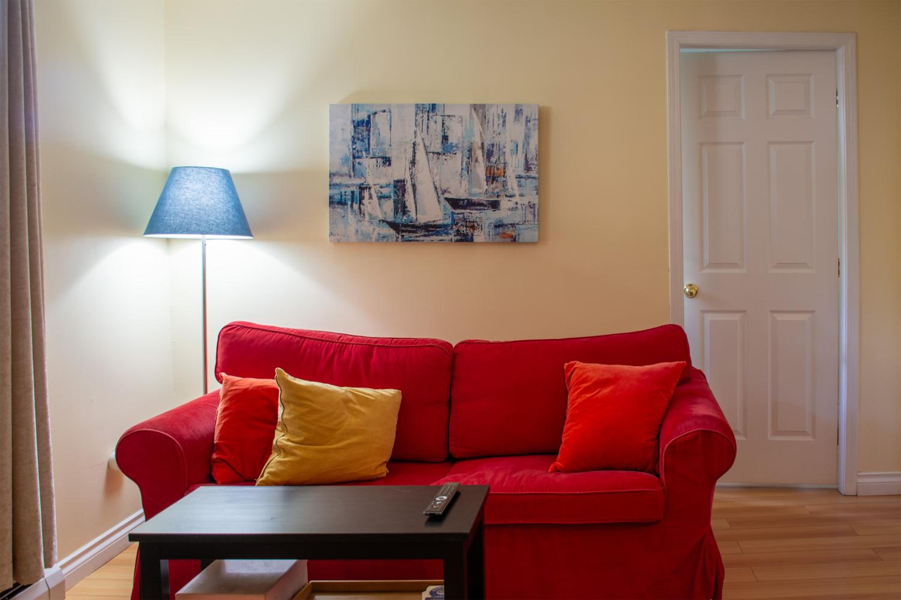Calm, cozy, urban, family-friendly stay