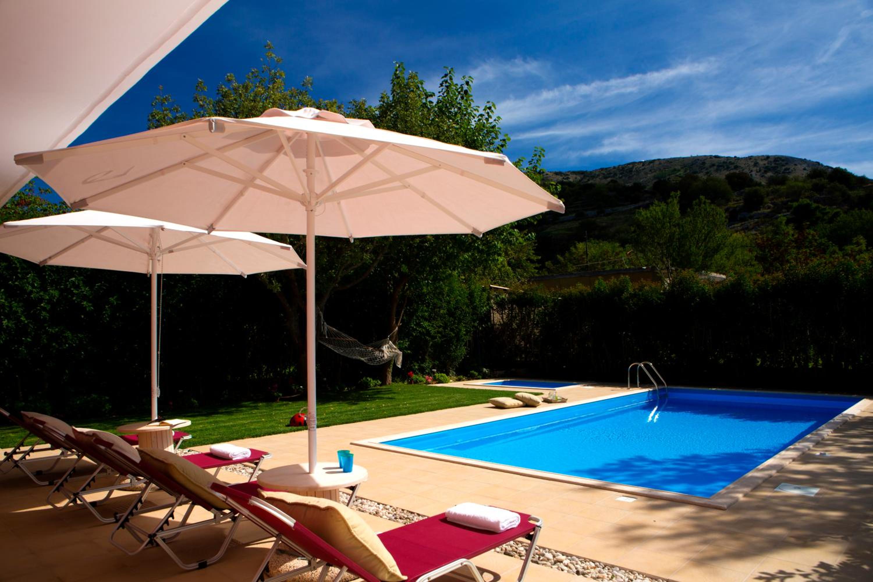 Exanthia Villas
