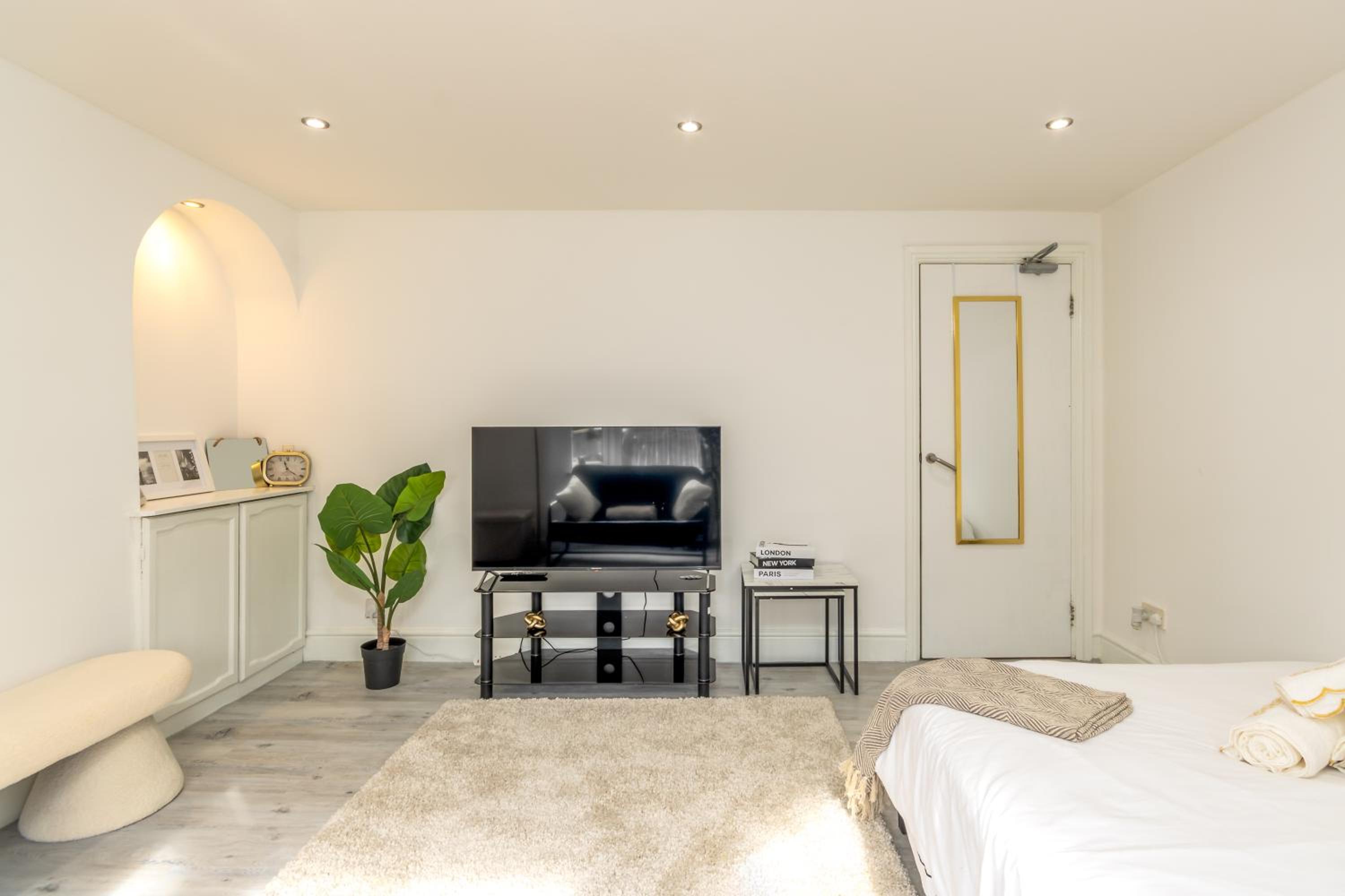 Luxury Studio with Free Parking