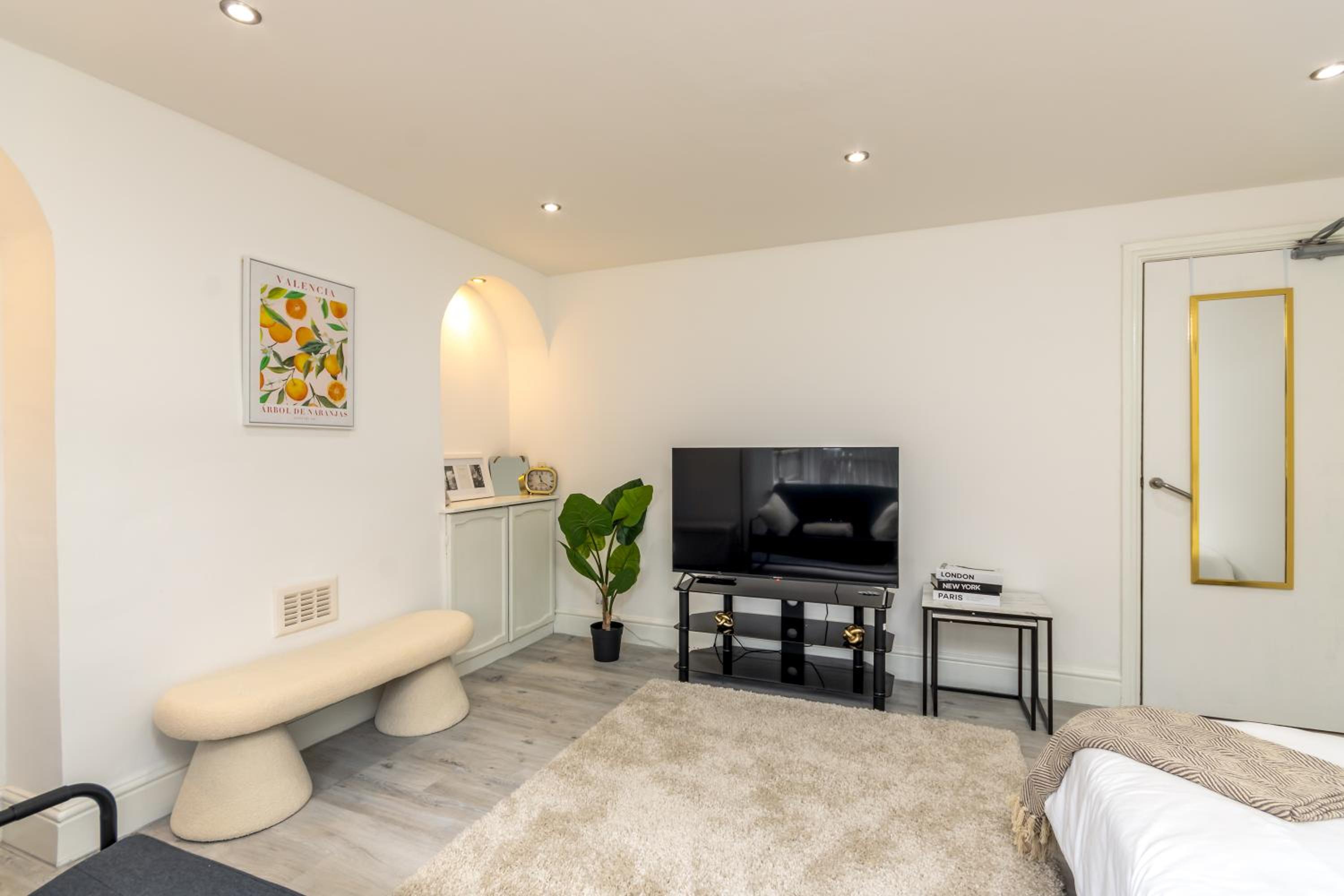 Luxury Studio with Free Parking