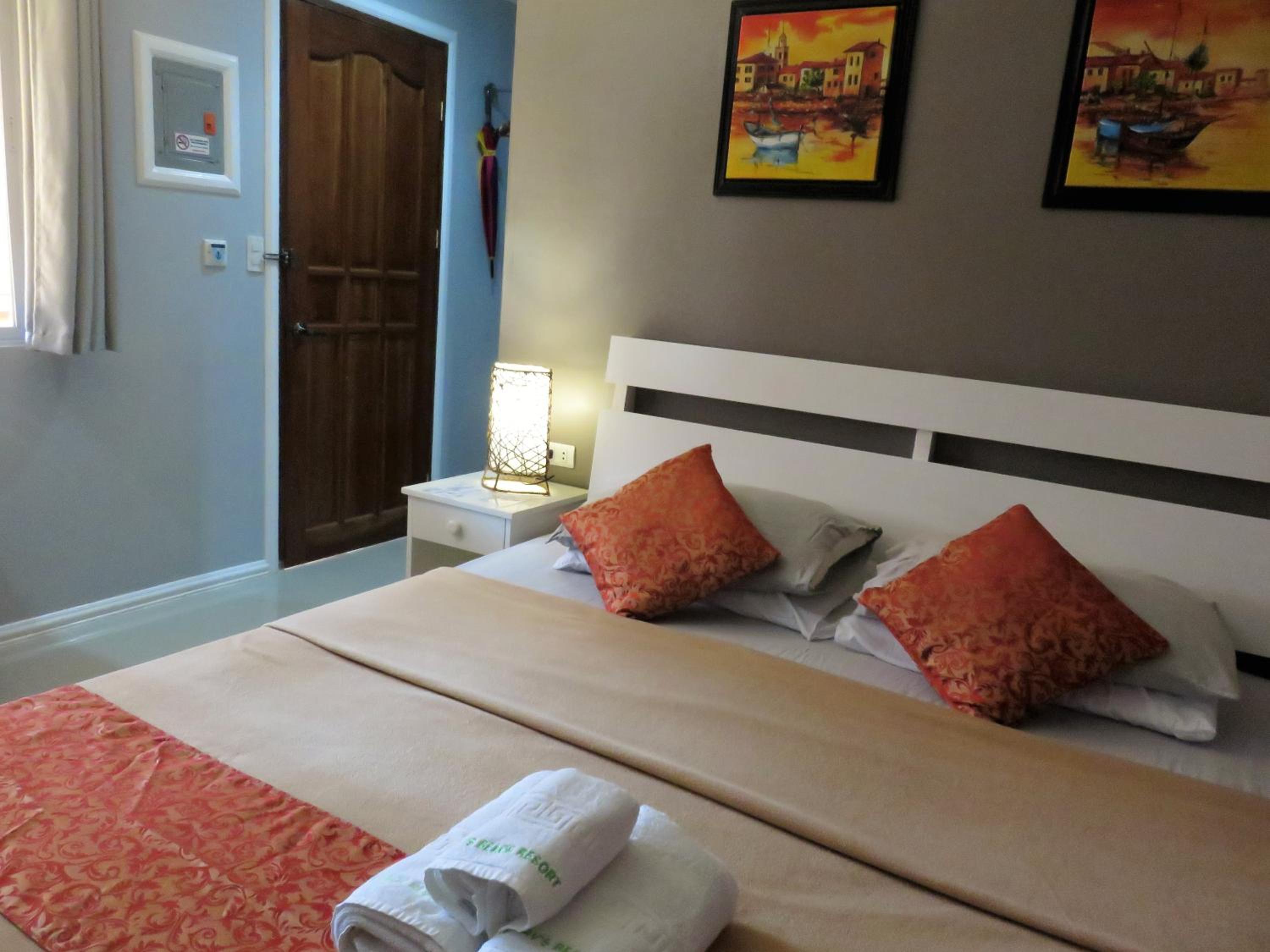 Kav's Beach Resort