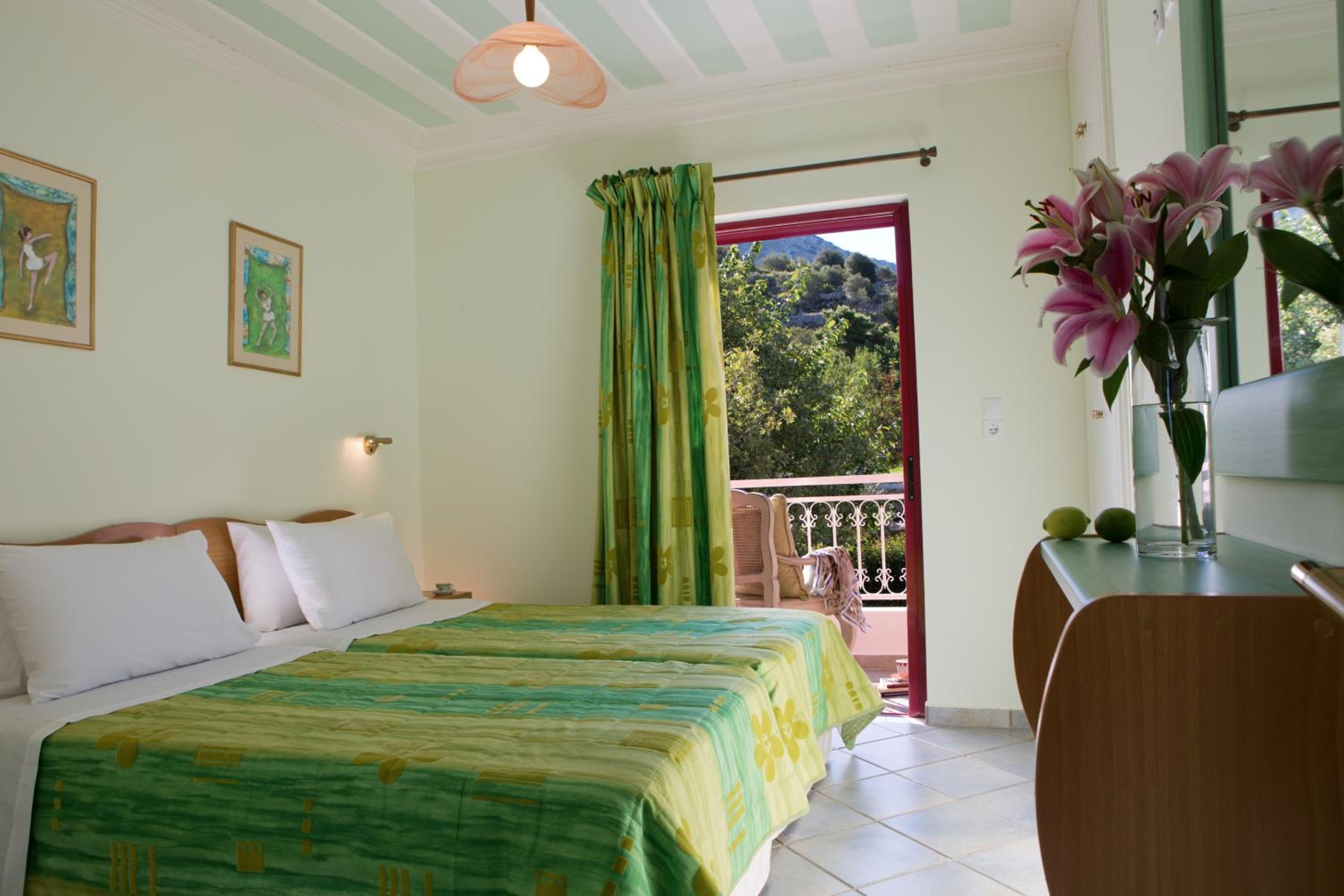 Exanthia Villas