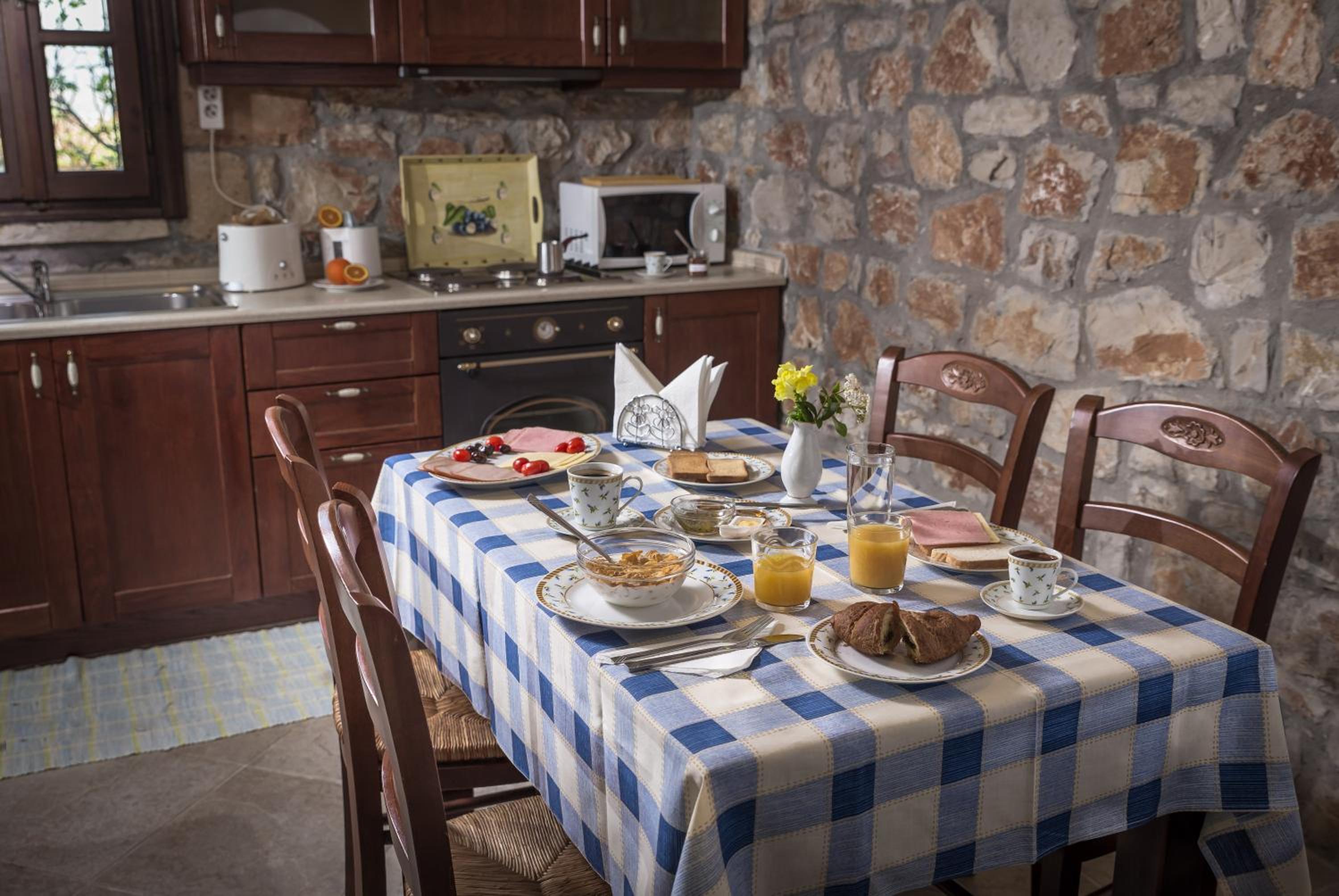 Klymeni Traditional Homes
