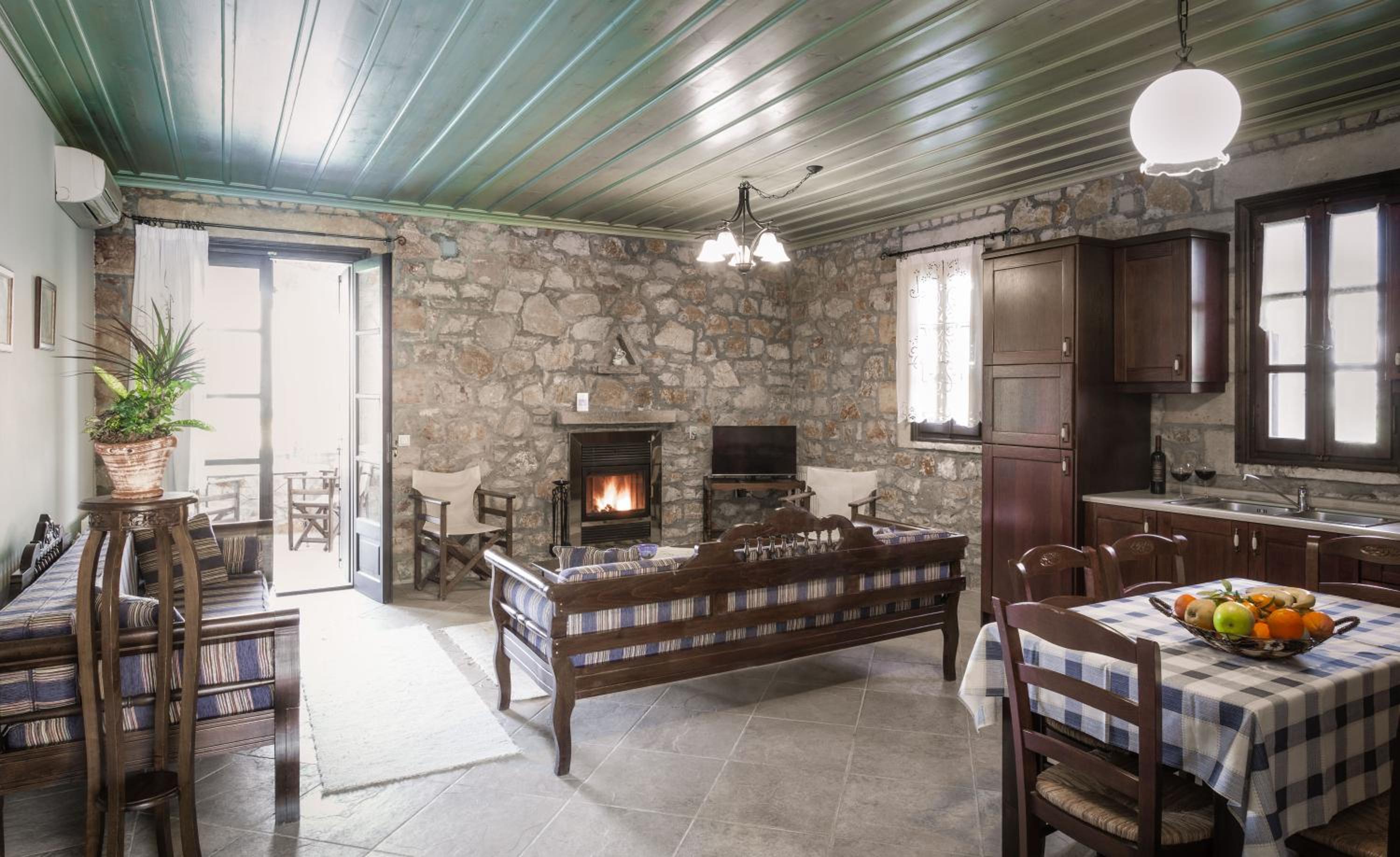 Klymeni Traditional Homes