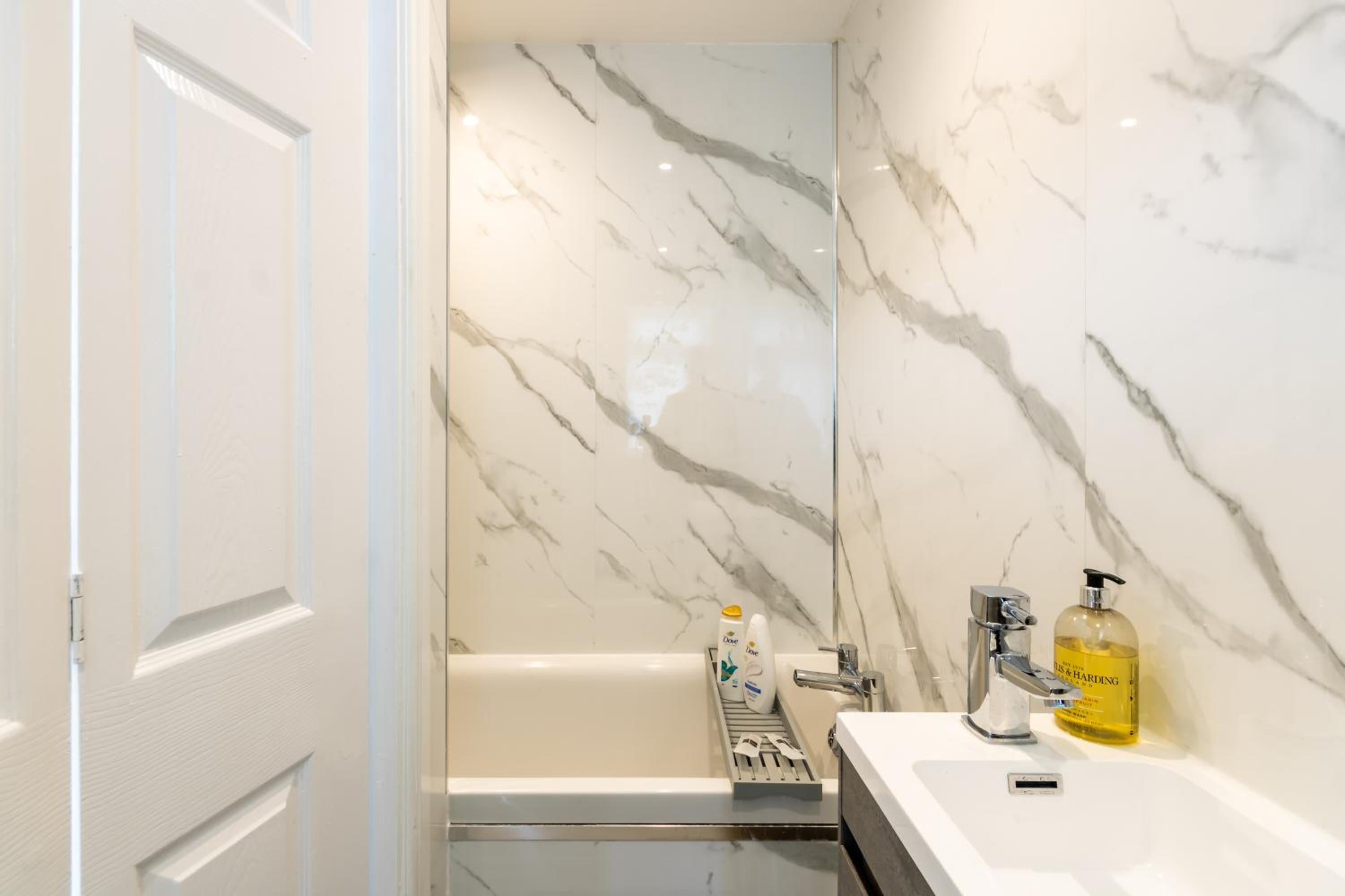 Luxury Studio with Free Parking