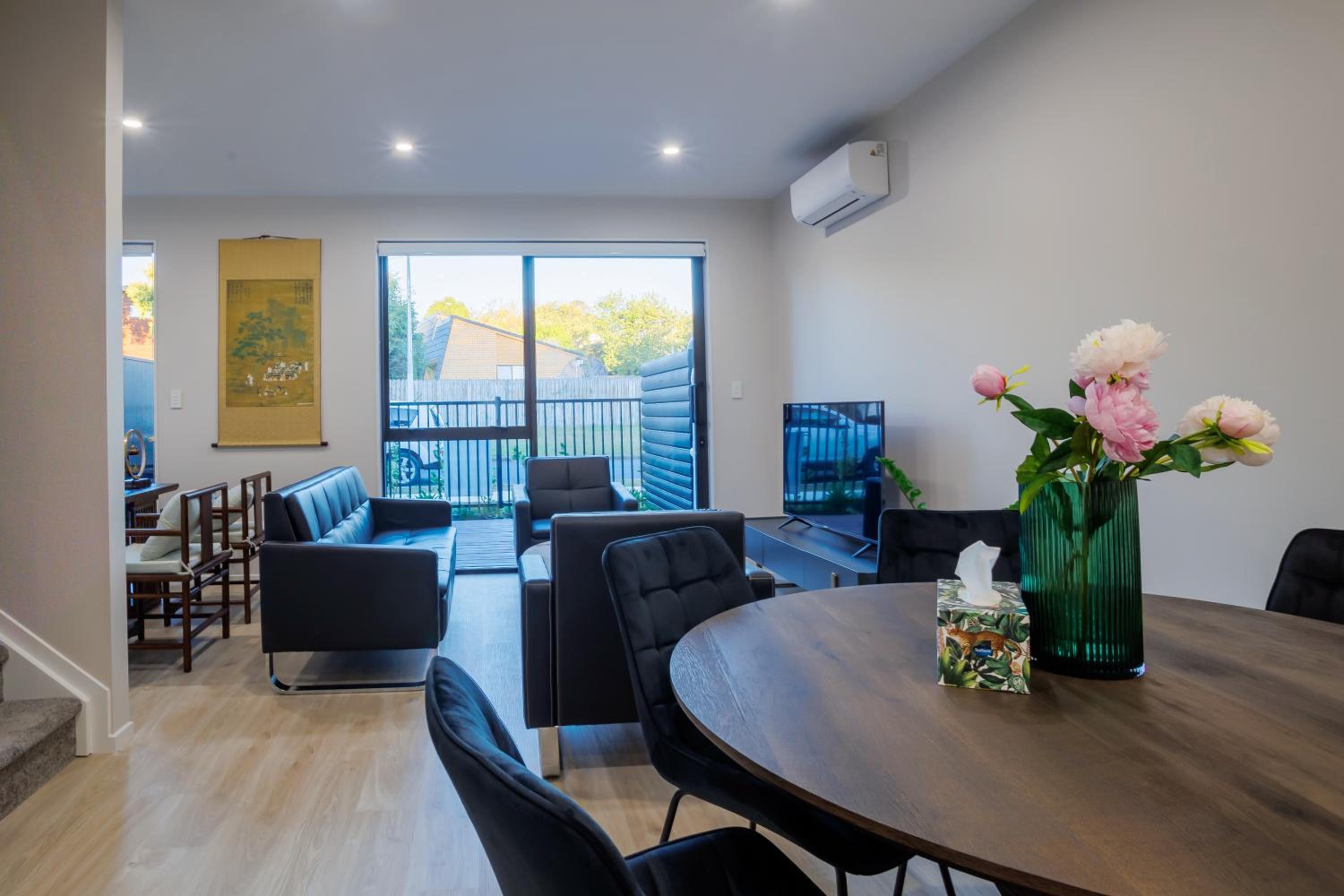 Zen Style 3 bedrooms near School, shop and Eateries