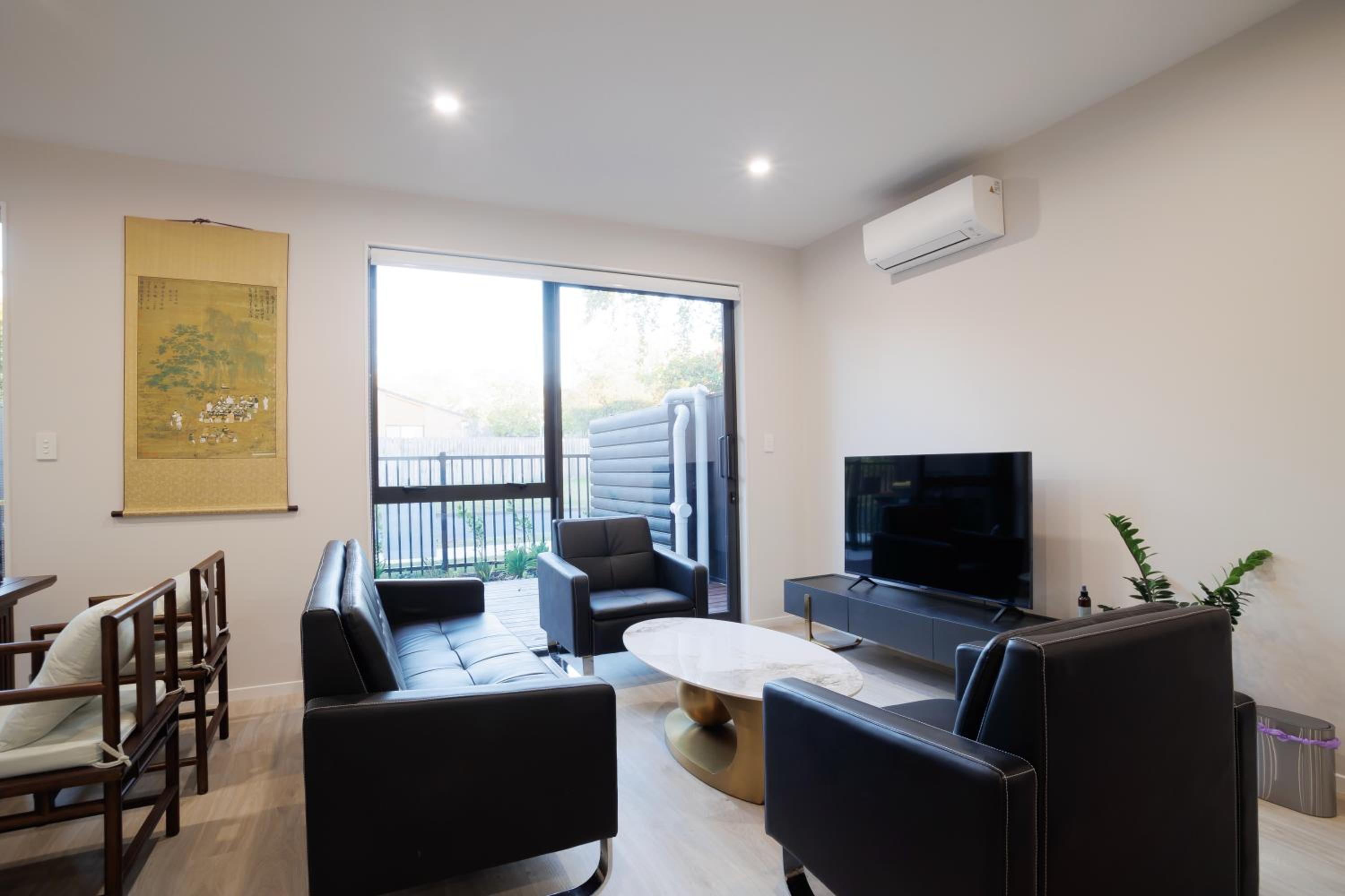 Zen Style 3 bedrooms near School, shop and Eateries