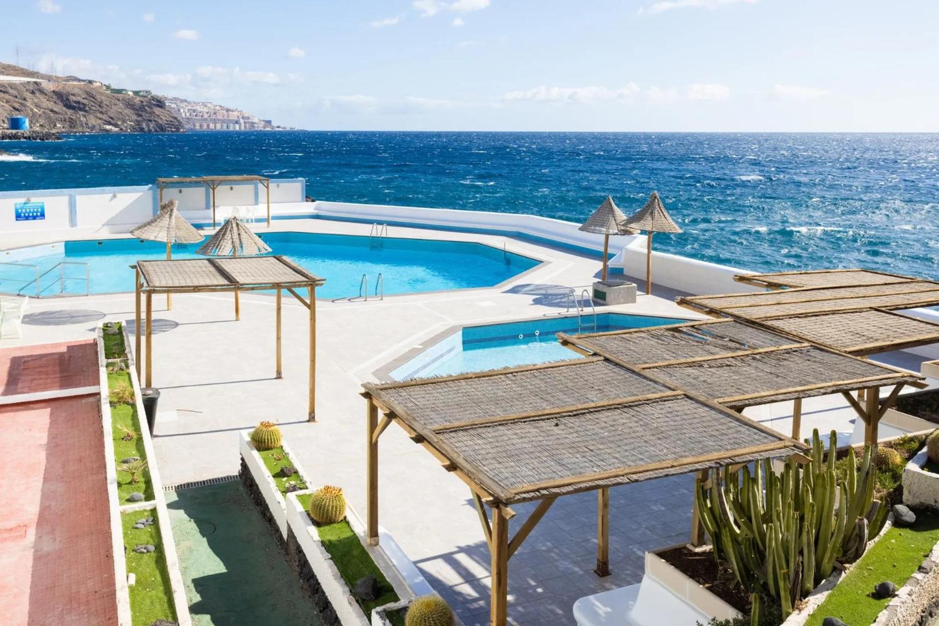 Sunset By The Sea - Modern Apartment with Ocean Views