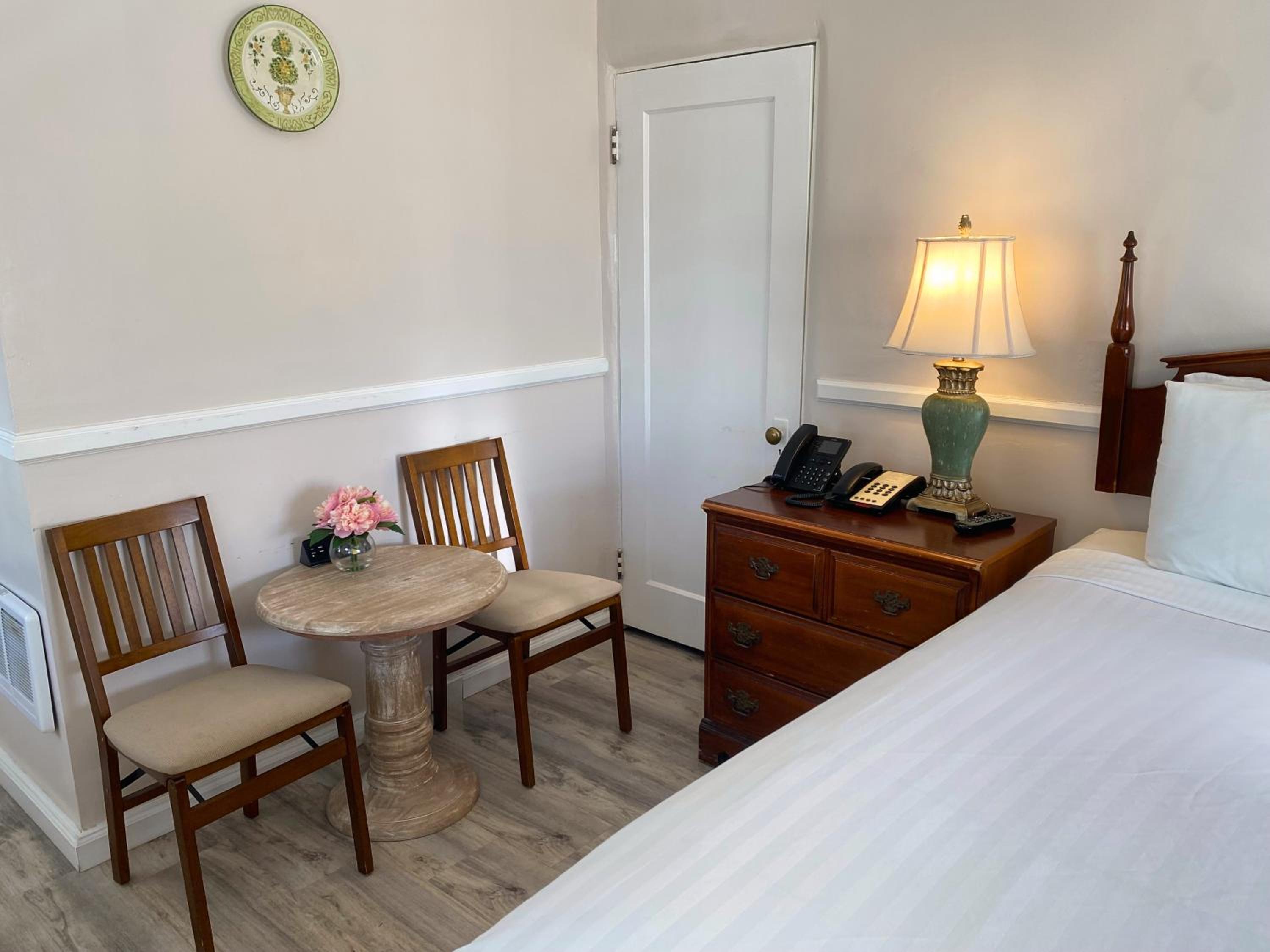 Carmel Green Lantern Inn