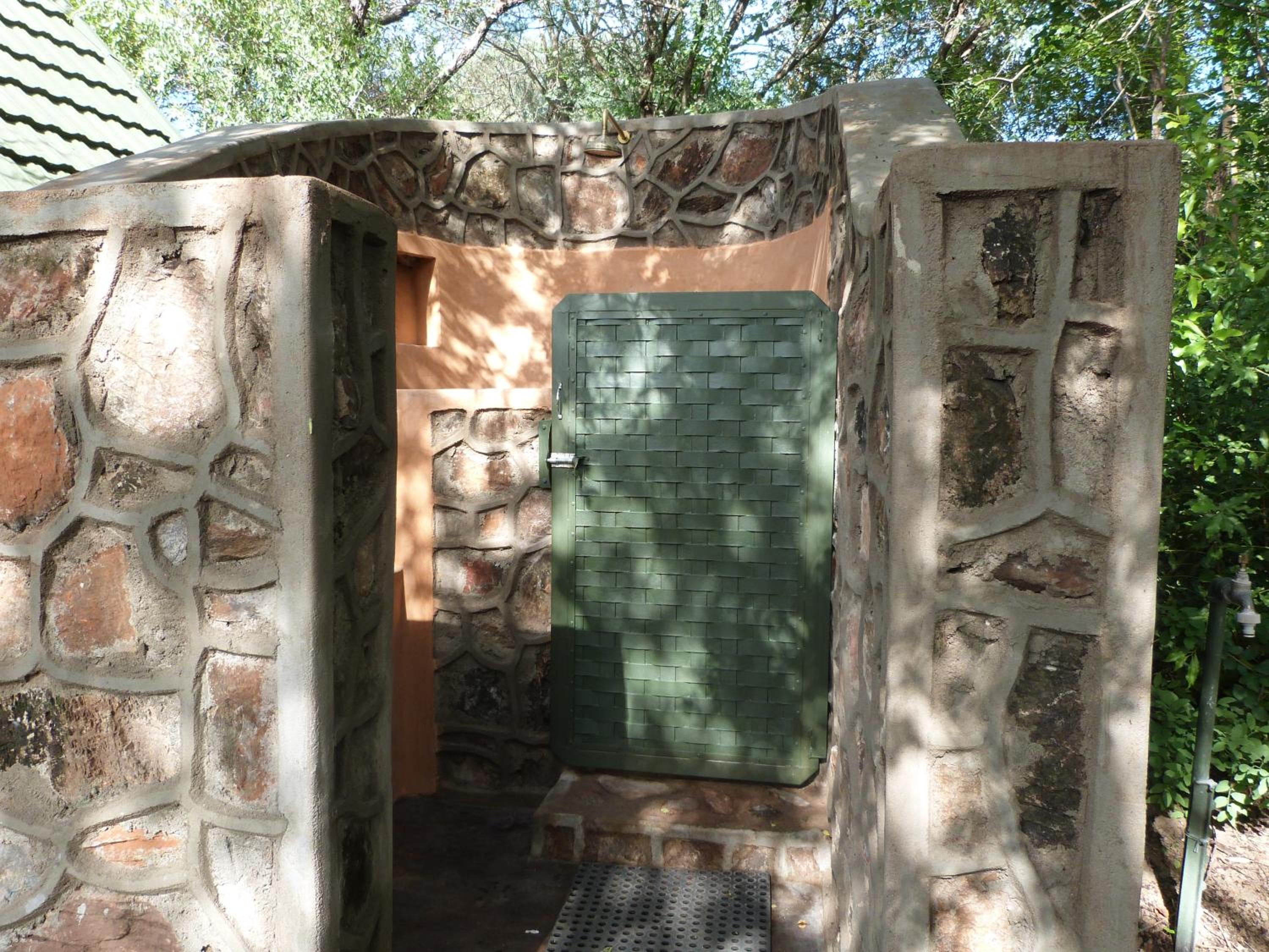 Woodlands Stop Over and Lodge