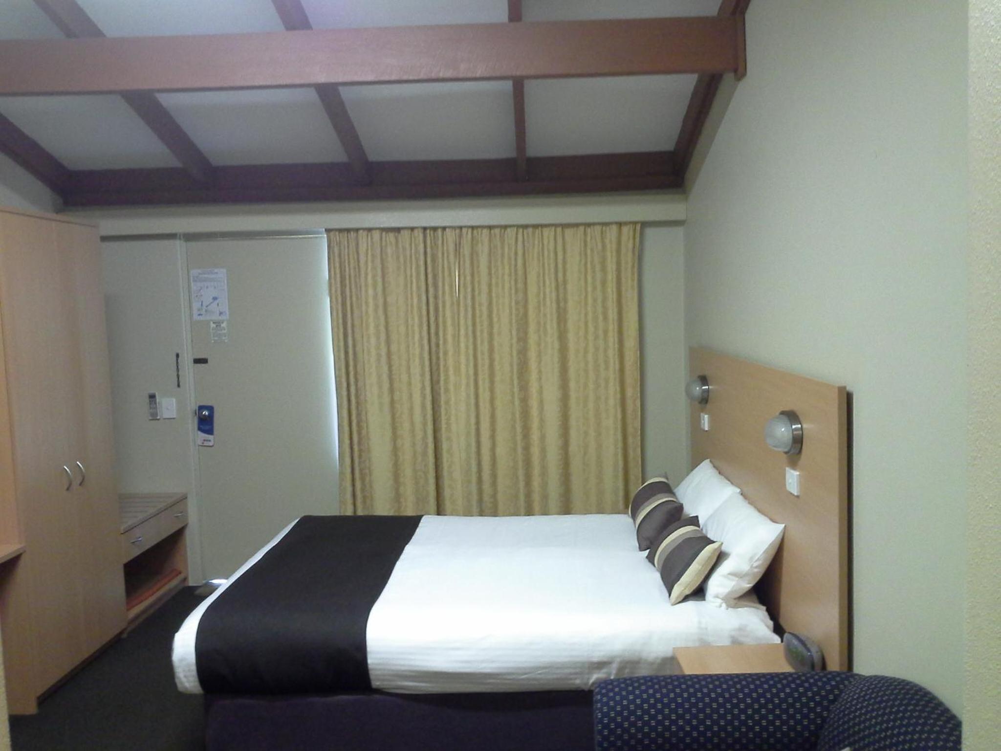 Hideaway Motor Inn