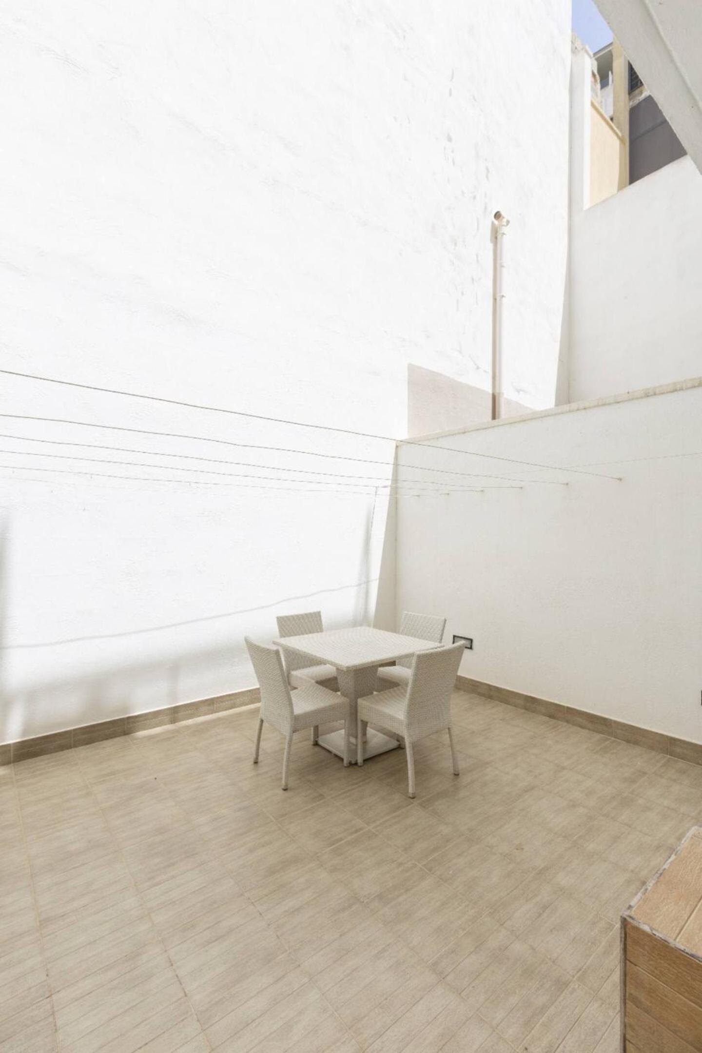 Central family maisonette 3BED by Homely!