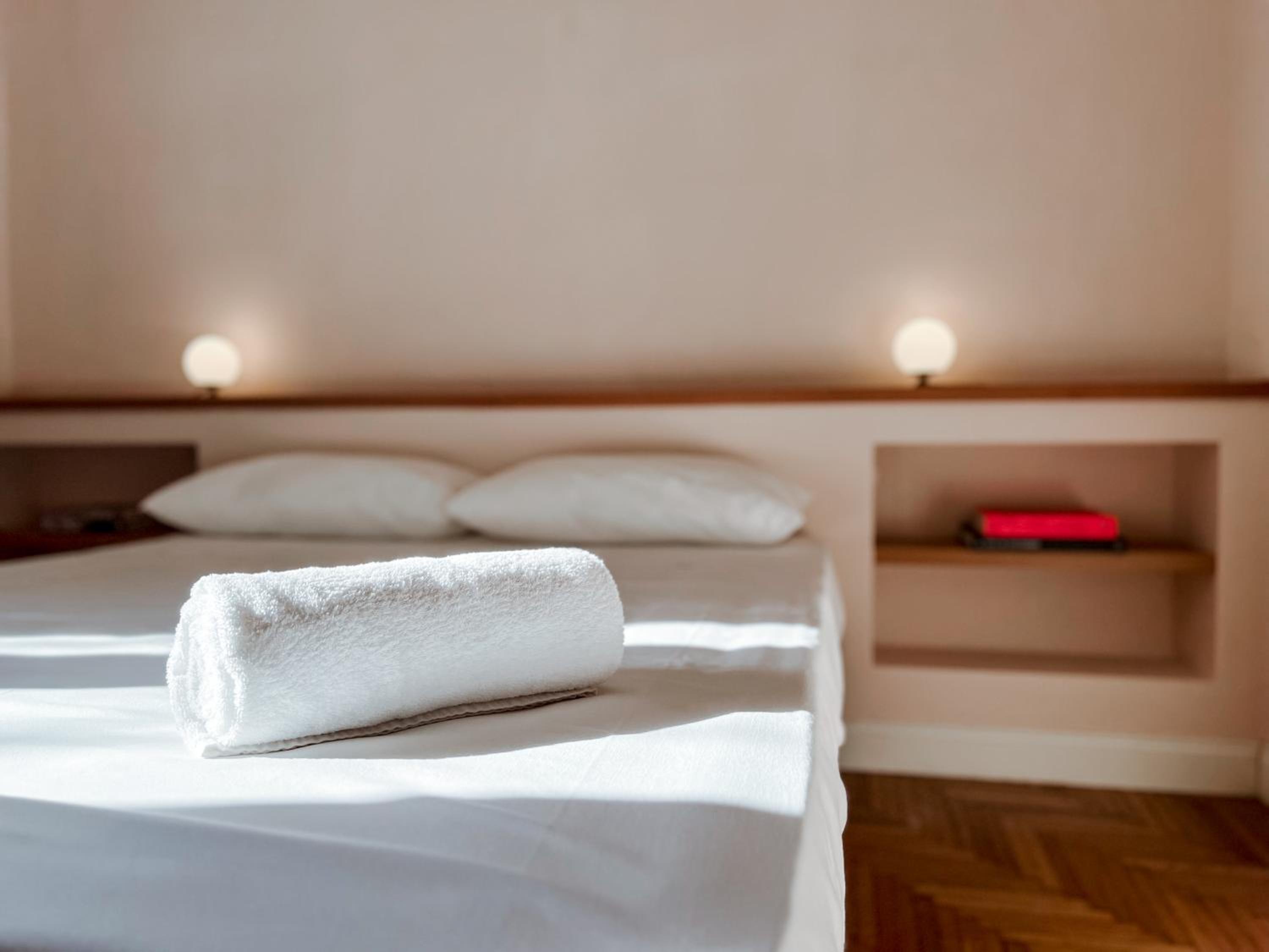 Isola Trendy Retreat - Large Flat, Milan