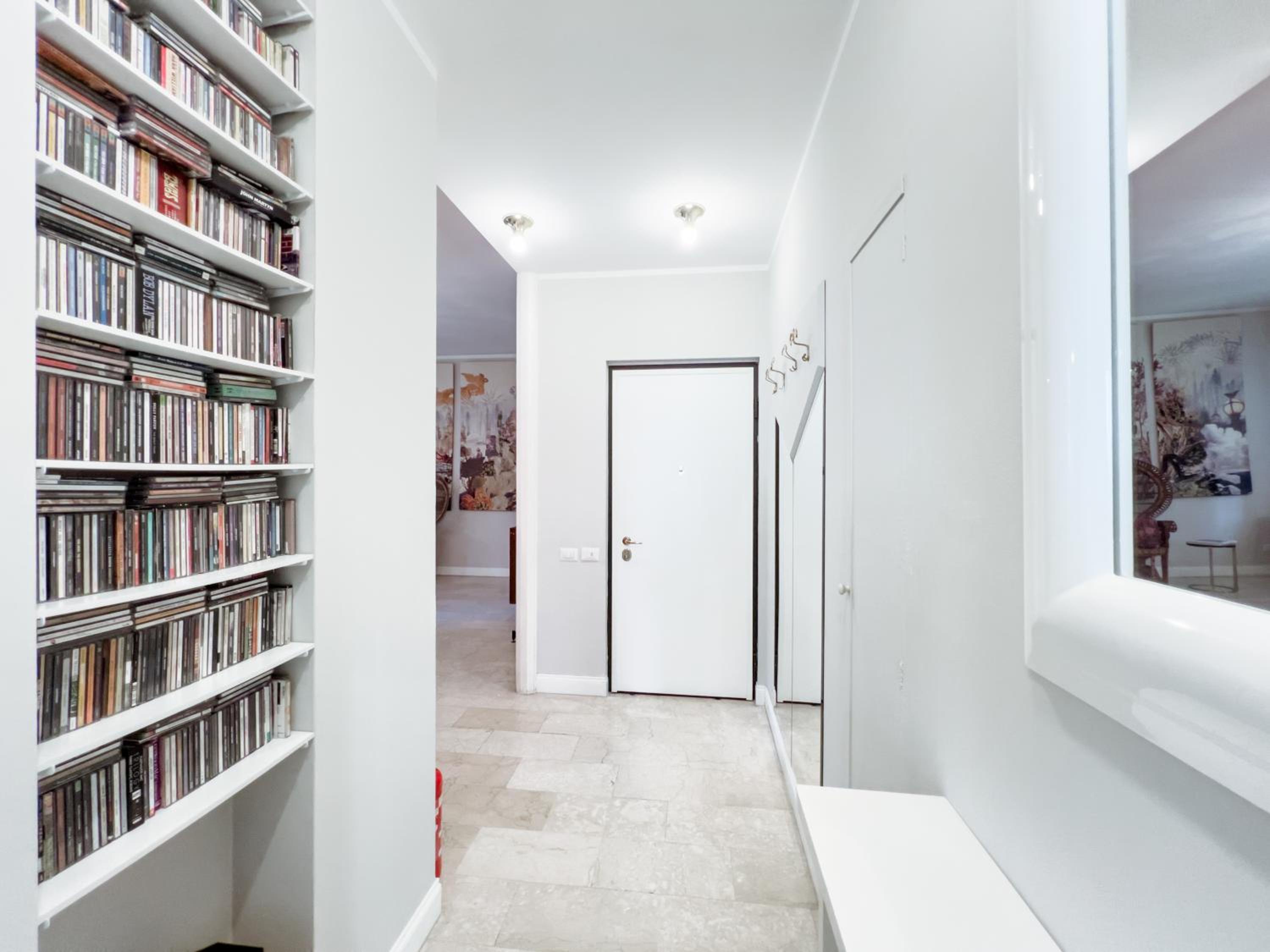 Isola Trendy Retreat - Large Flat, Milan