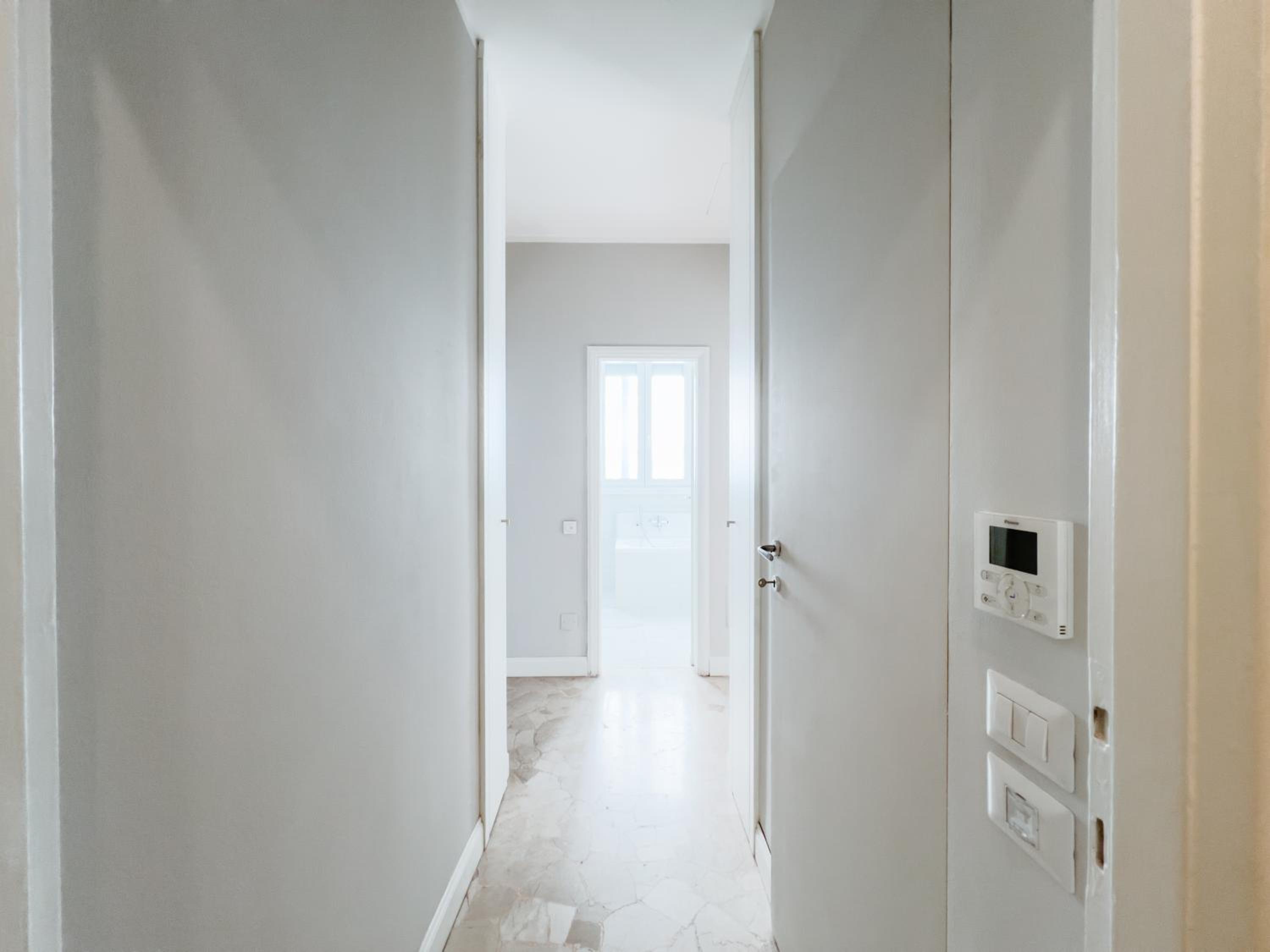 Isola Trendy Retreat - Large Flat, Milan