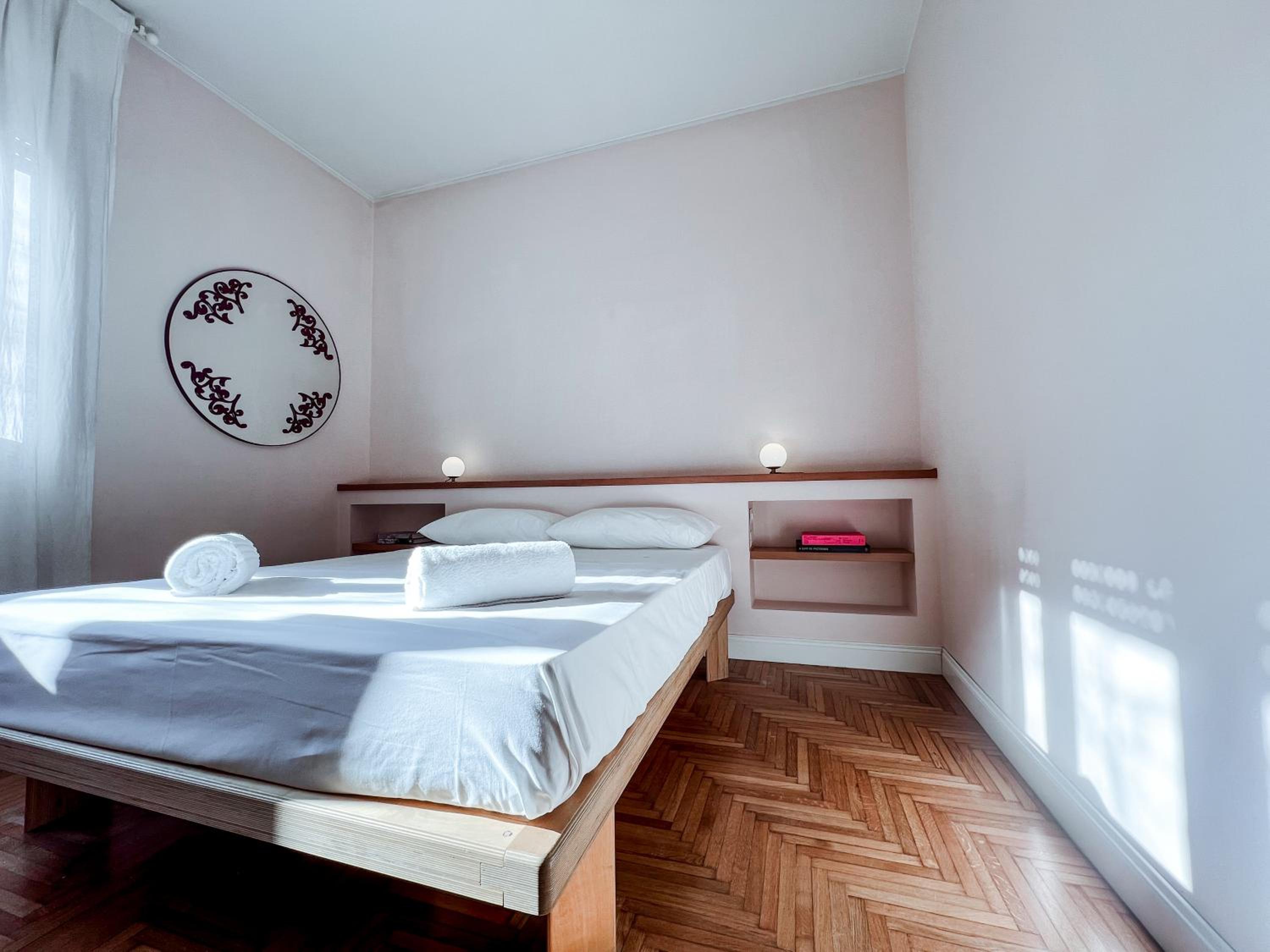 Isola Trendy Retreat - Large Flat, Milan