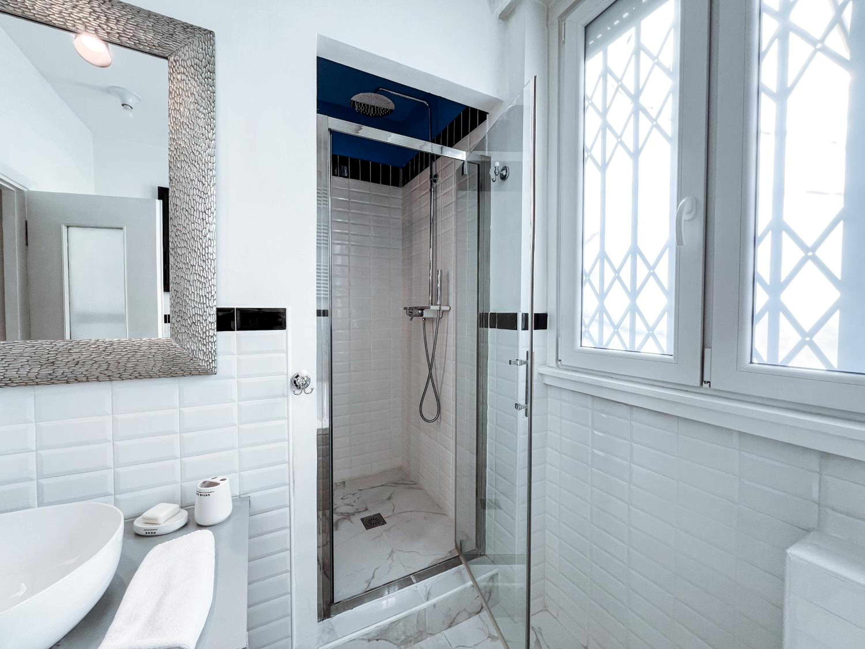 Isola Trendy Retreat - Large Flat, Milan