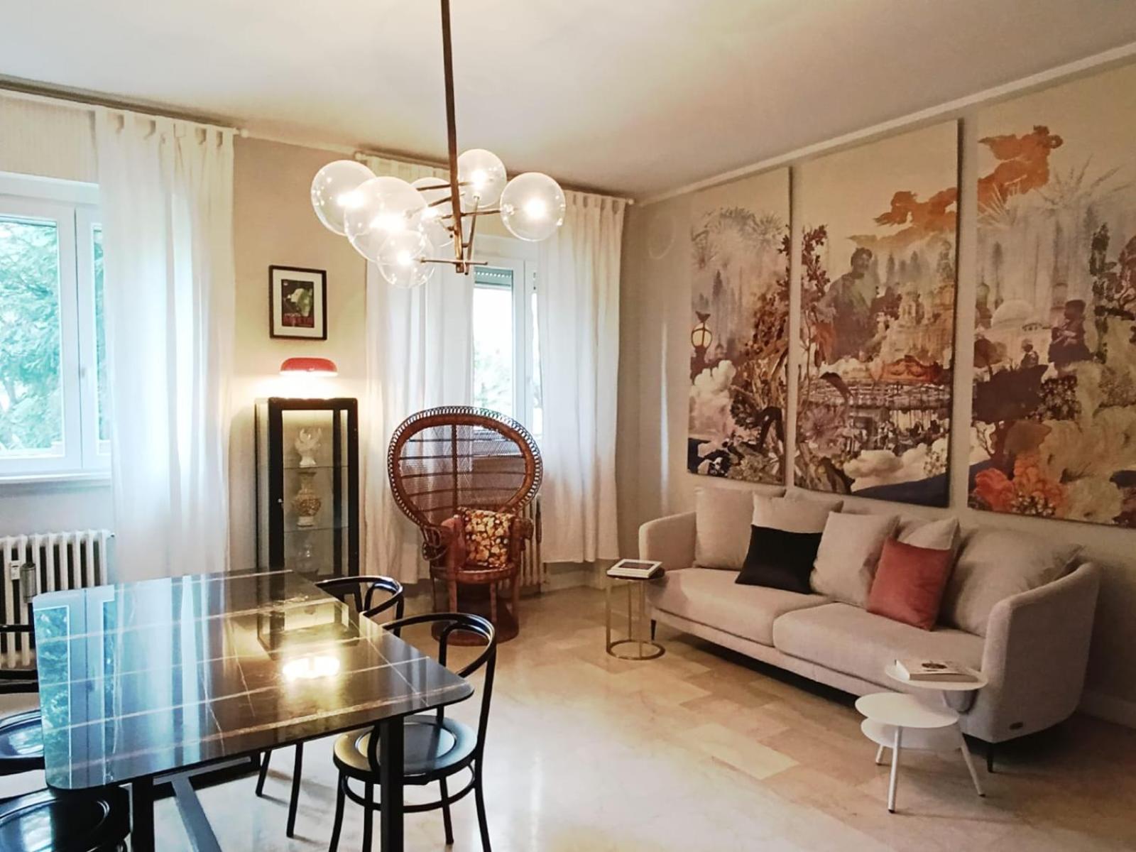 Isola Trendy Retreat - Large Flat, Milan