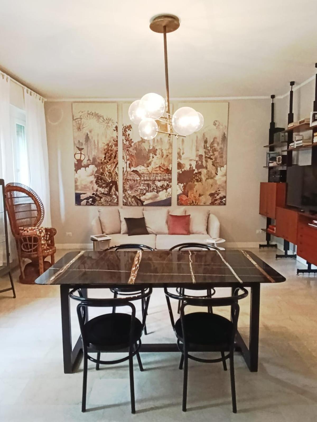 Isola Trendy Retreat - Large Flat, Milan