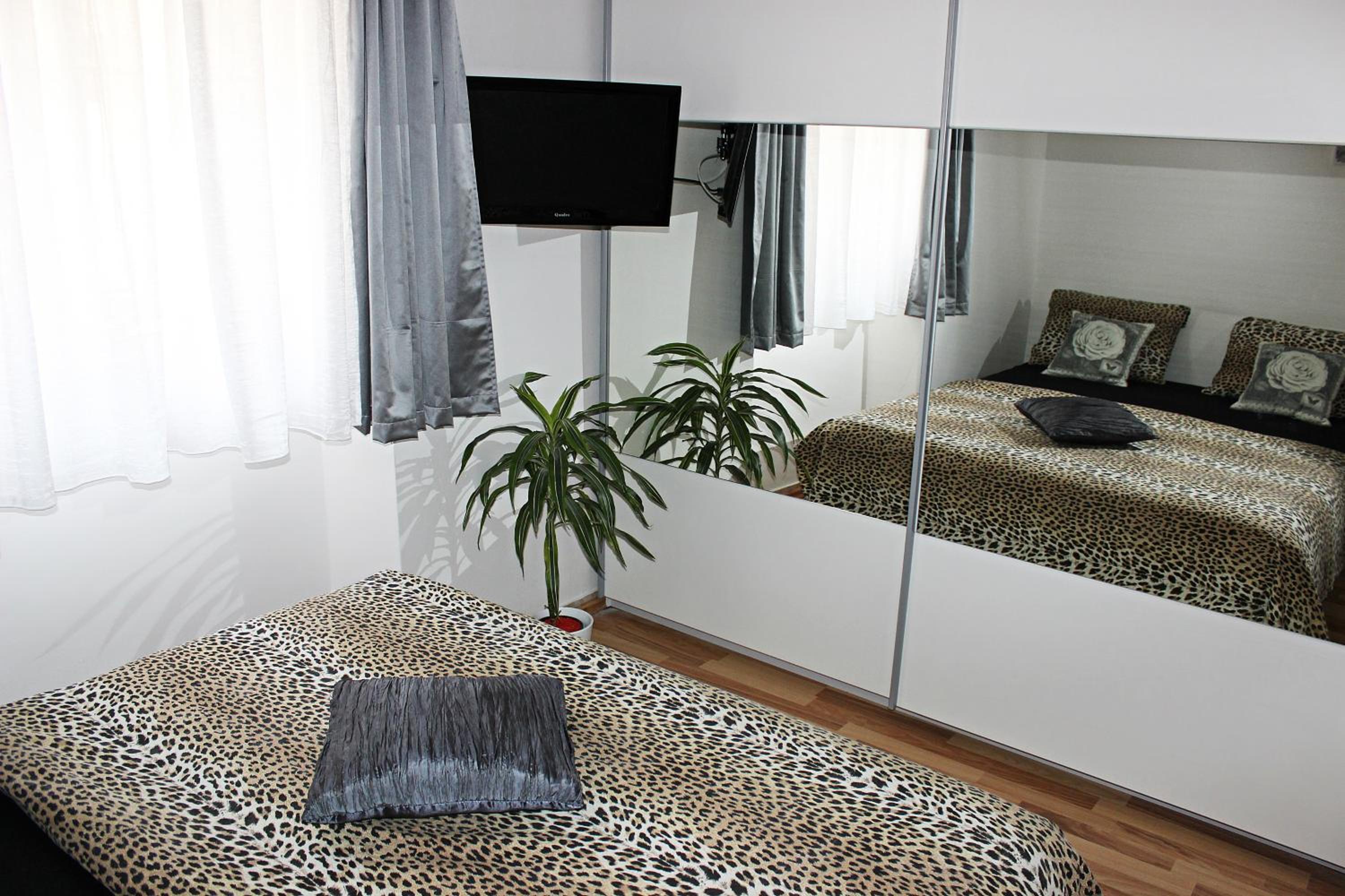 Room near the center view 2