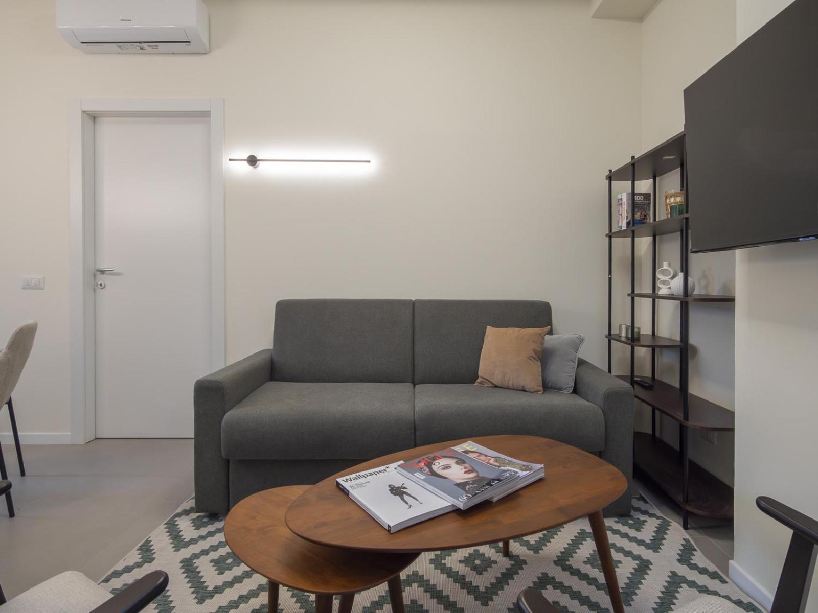 Spacious 2BDR with balcony Arco-Sempione Area, by Rentopolis