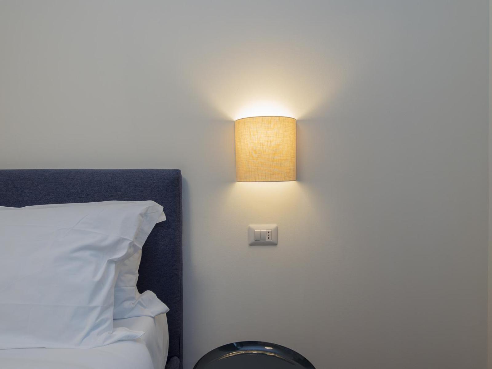 Spacious 2BDR with balcony Arco-Sempione Area, by Rentopolis