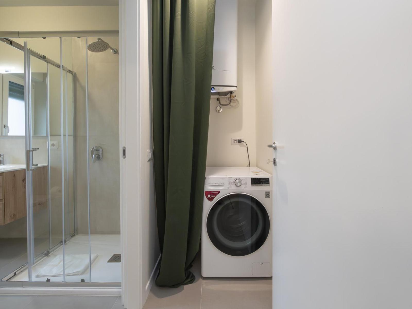 Spacious 2BDR with balcony Arco-Sempione Area, by Rentopolis