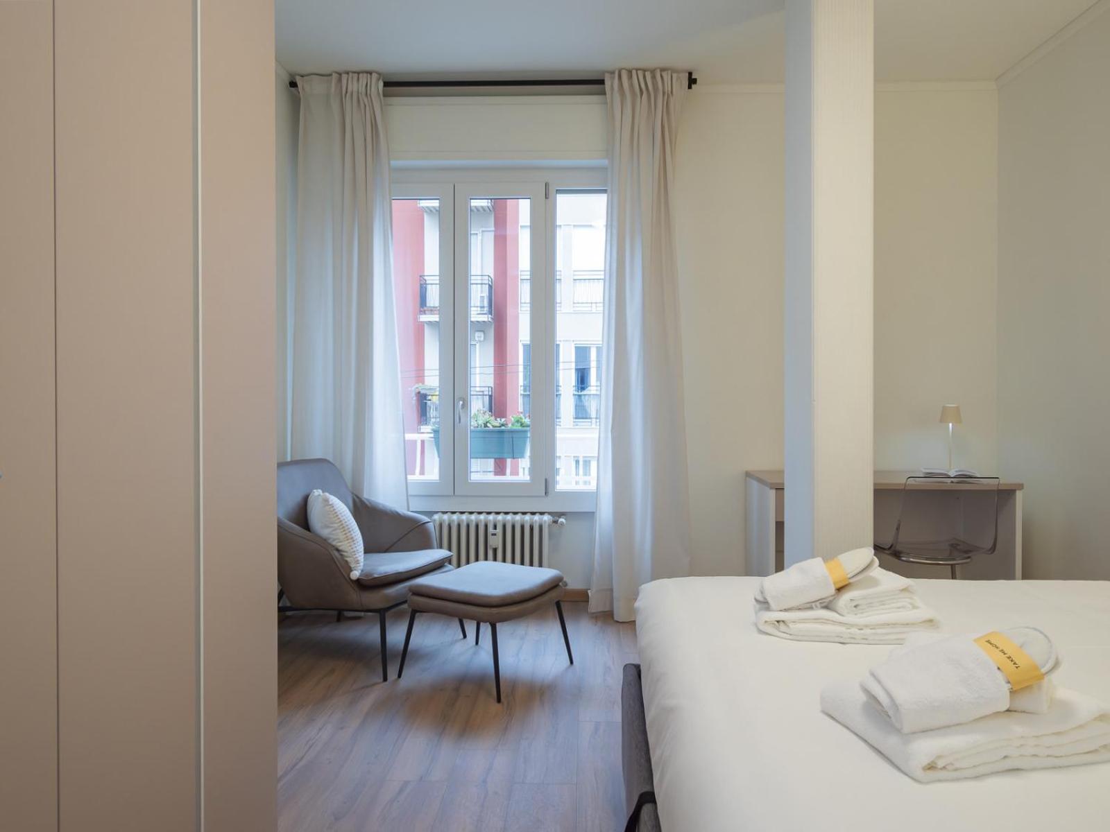 Spacious 2BDR with balcony Arco-Sempione Area, by Rentopolis