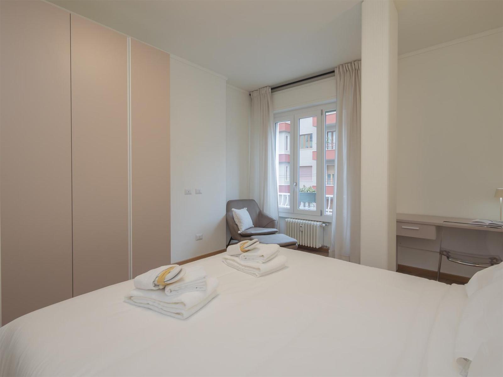 Spacious 2BDR with balcony Arco-Sempione Area, by Rentopolis