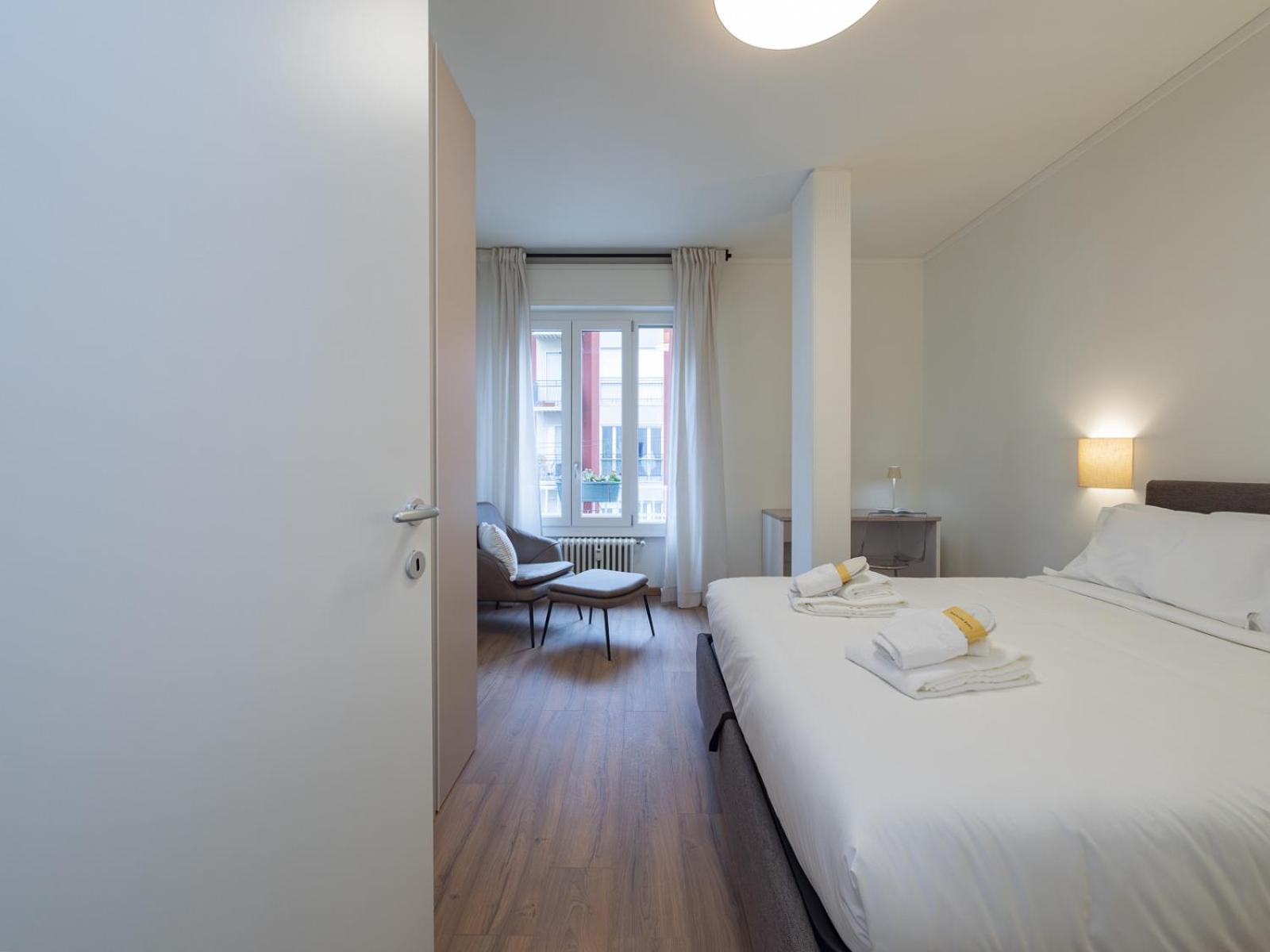 Spacious 2BDR with balcony Arco-Sempione Area, by Rentopolis
