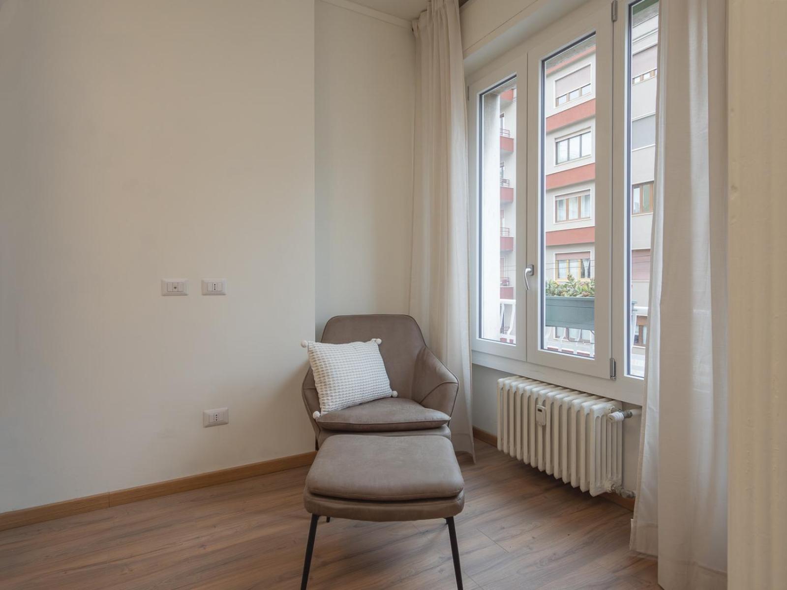Spacious 2BDR with balcony Arco-Sempione Area, by Rentopolis