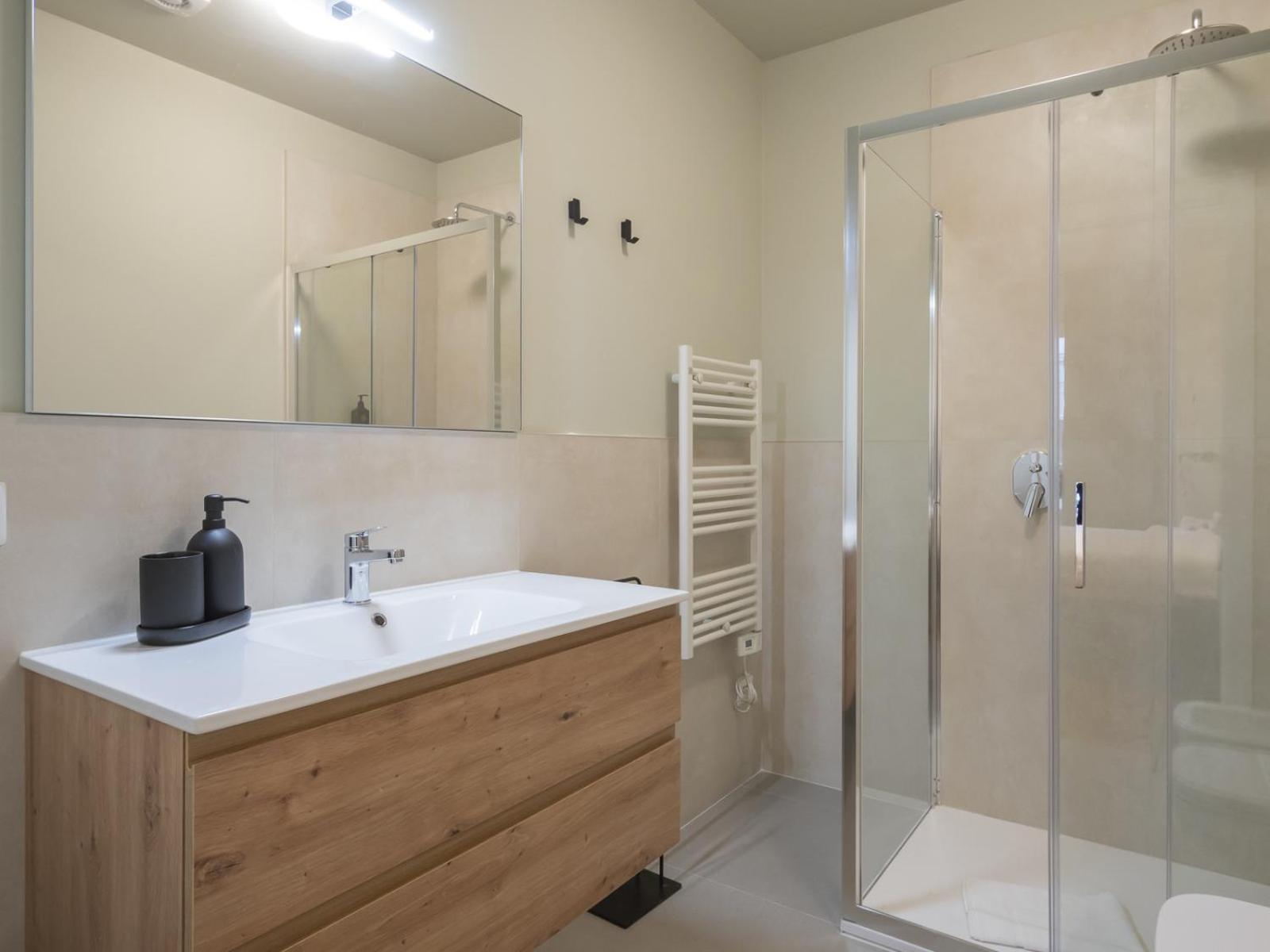 Spacious 2BDR with balcony Arco-Sempione Area, by Rentopolis