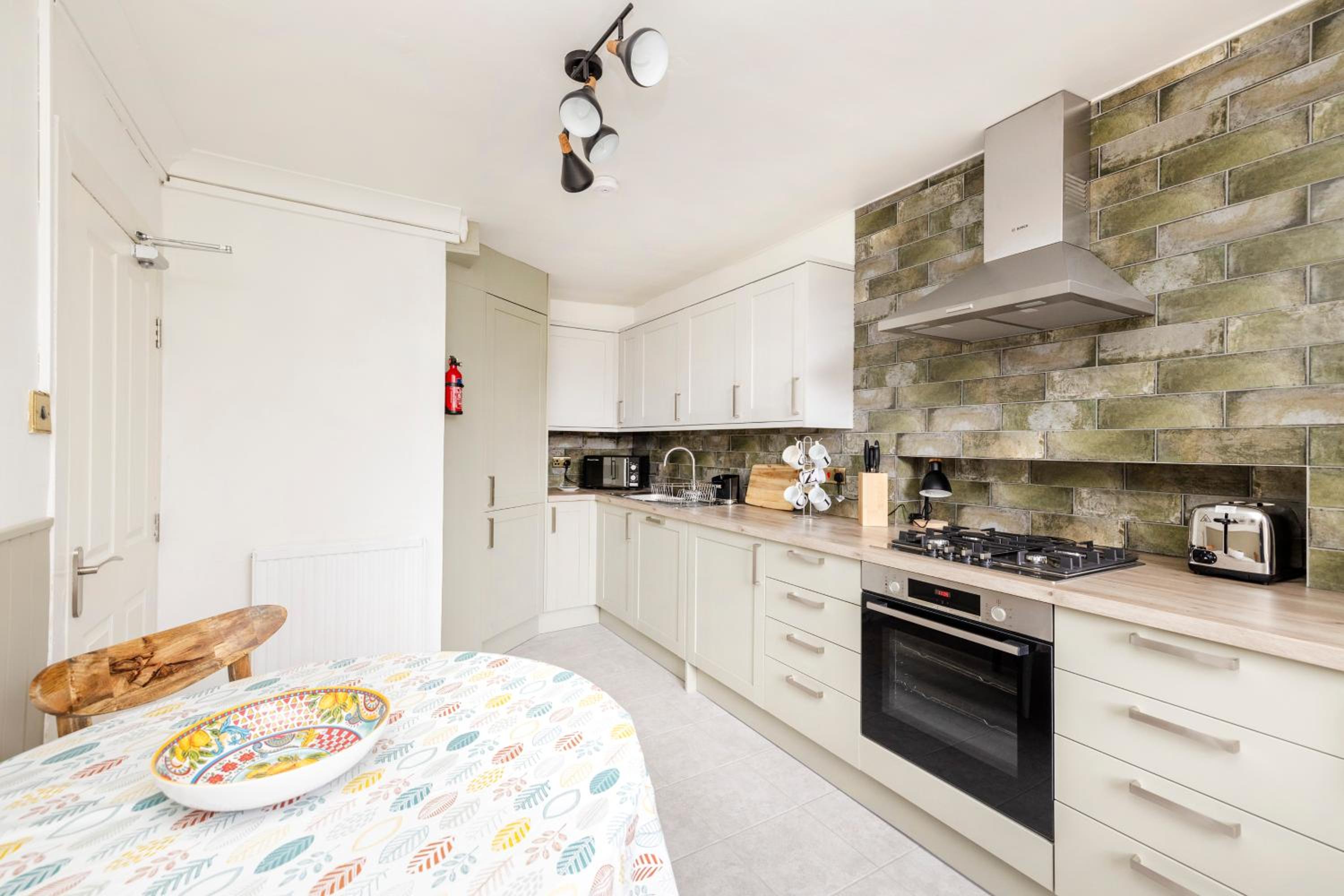 JOIVY Beautiful apartment, private garden, Calton Hill