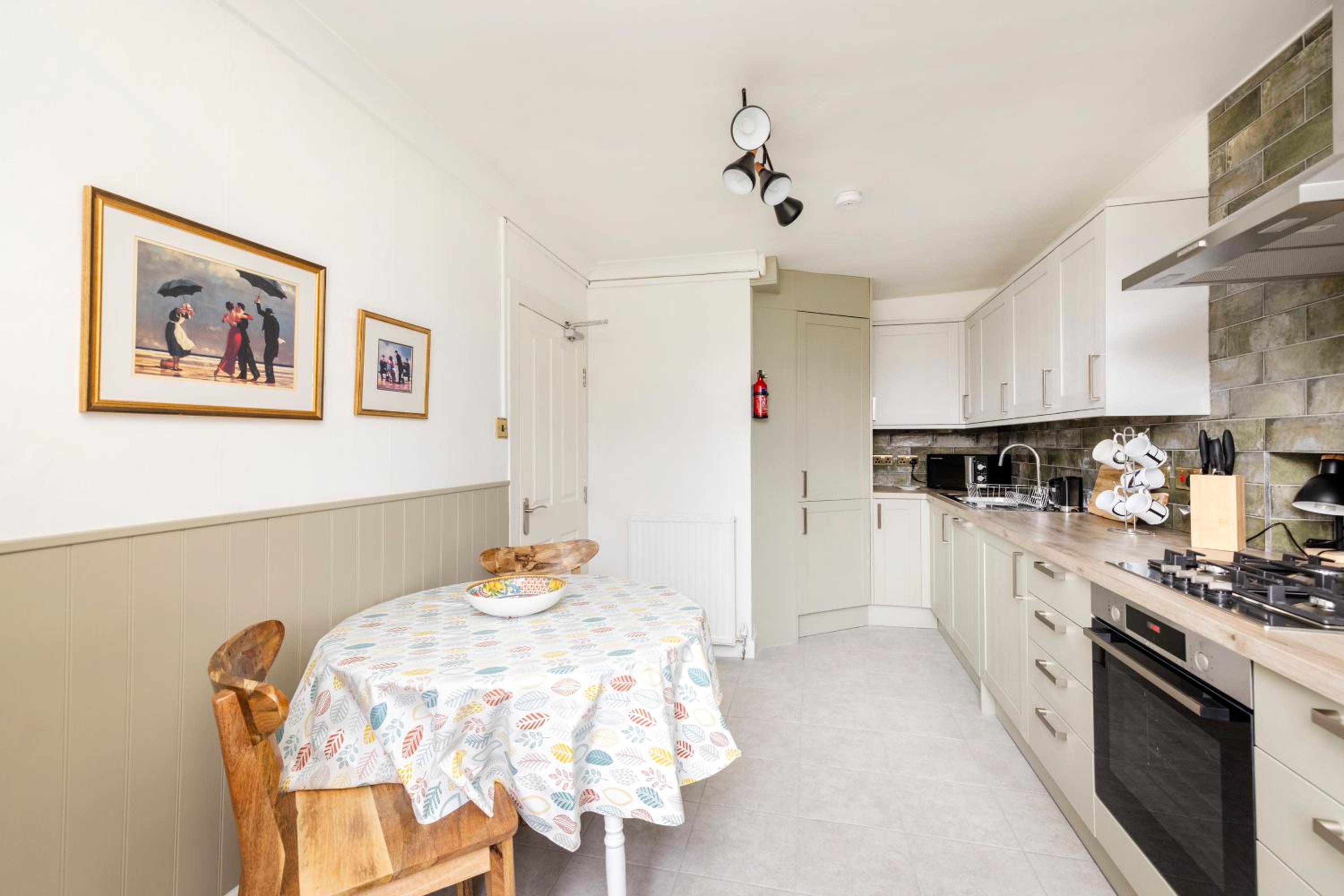 JOIVY Beautiful apartment, private garden, Calton Hill