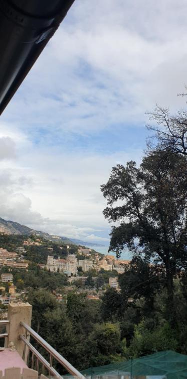 Mini Chalet Nature proche mer à Menton