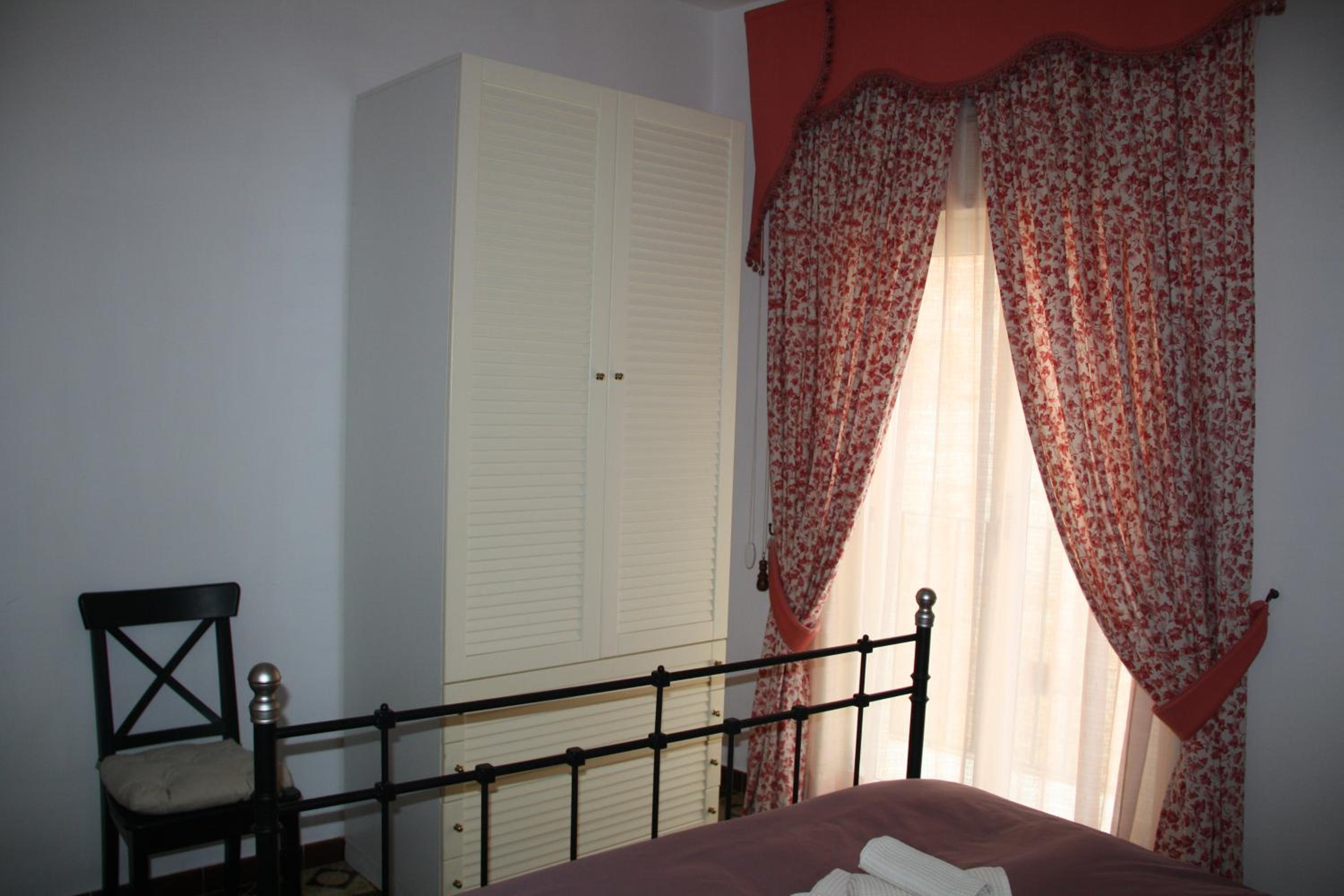 Casa Barranco en Cefalù — hotel room