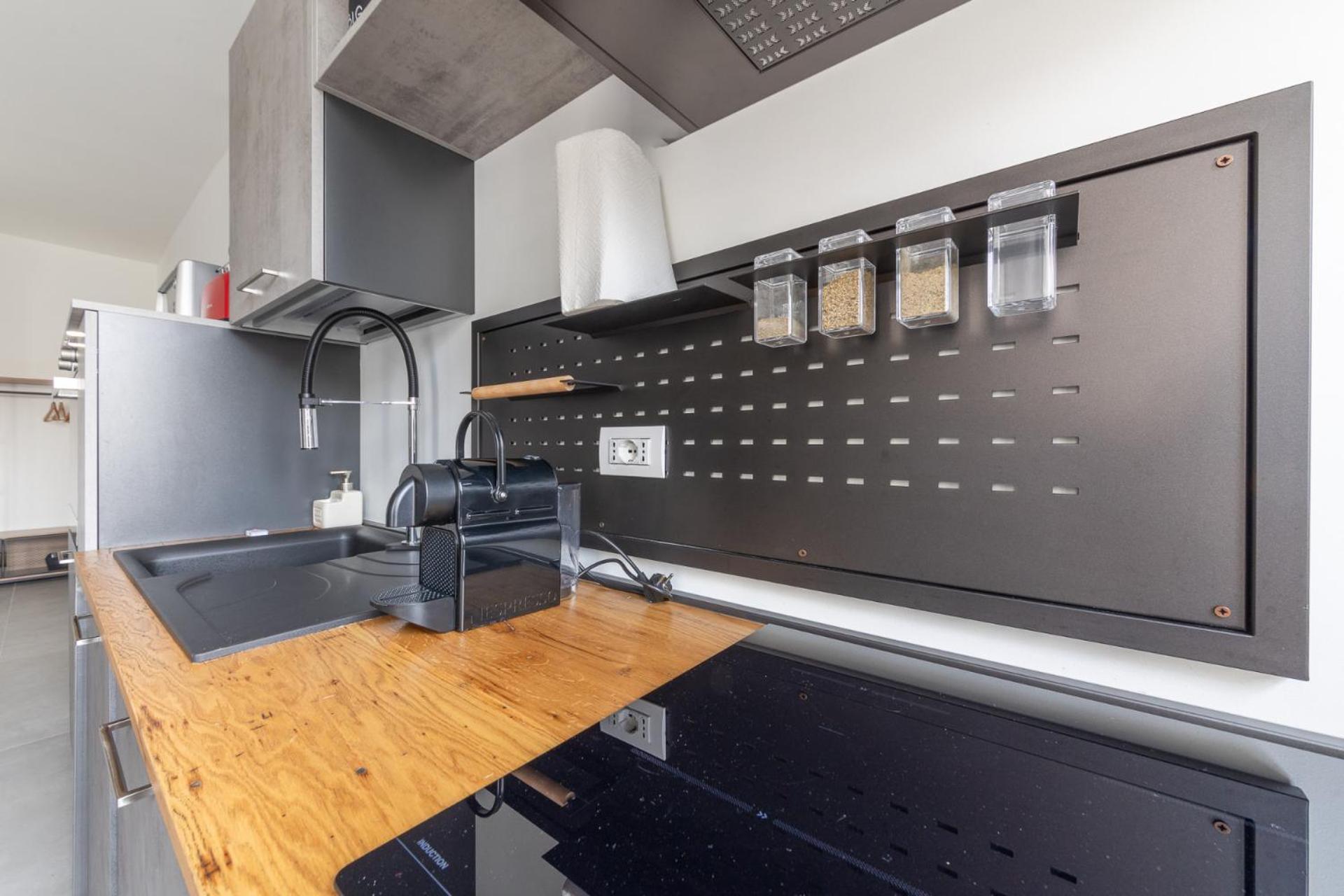 Modern and Comfortable Apartment in Cenisio Area