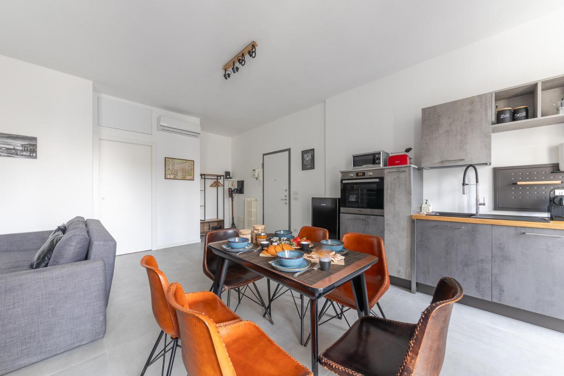 Modern and Comfortable Apartment in Cenisio Area