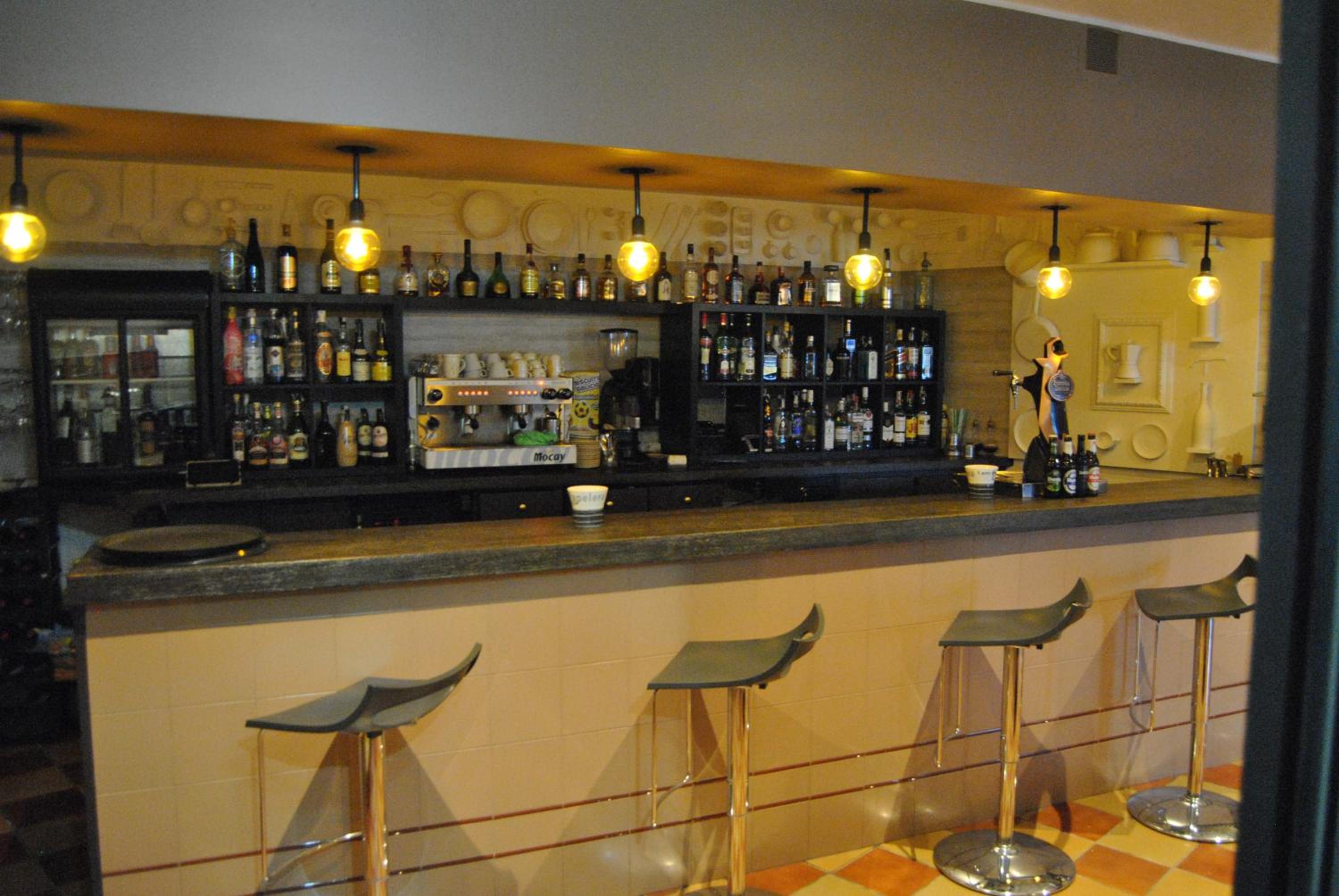 bar