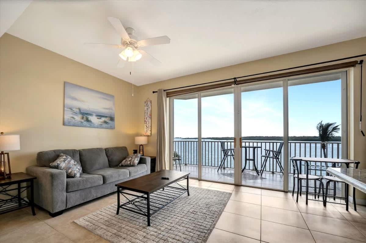 Sunlit Bayview Suite Balcony Pool & Hot Tub