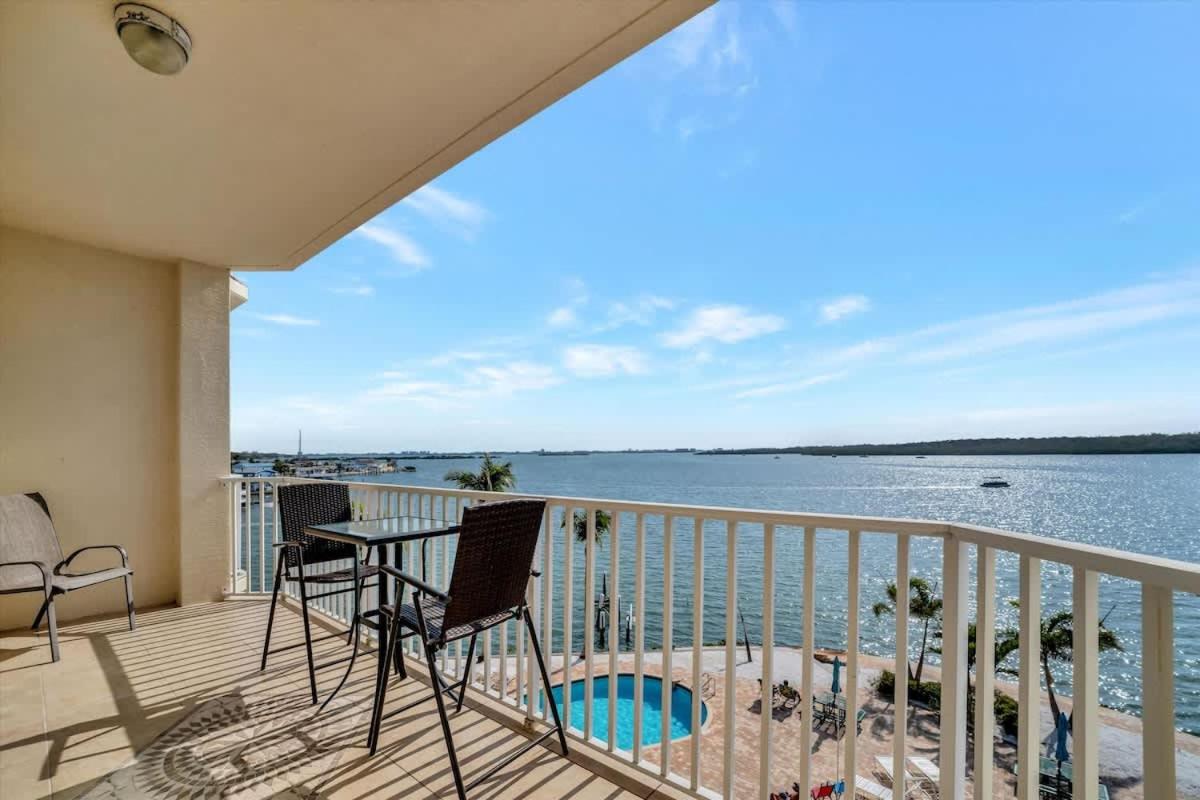 Sunlit Bayview Suite Balcony Pool & Hot Tub