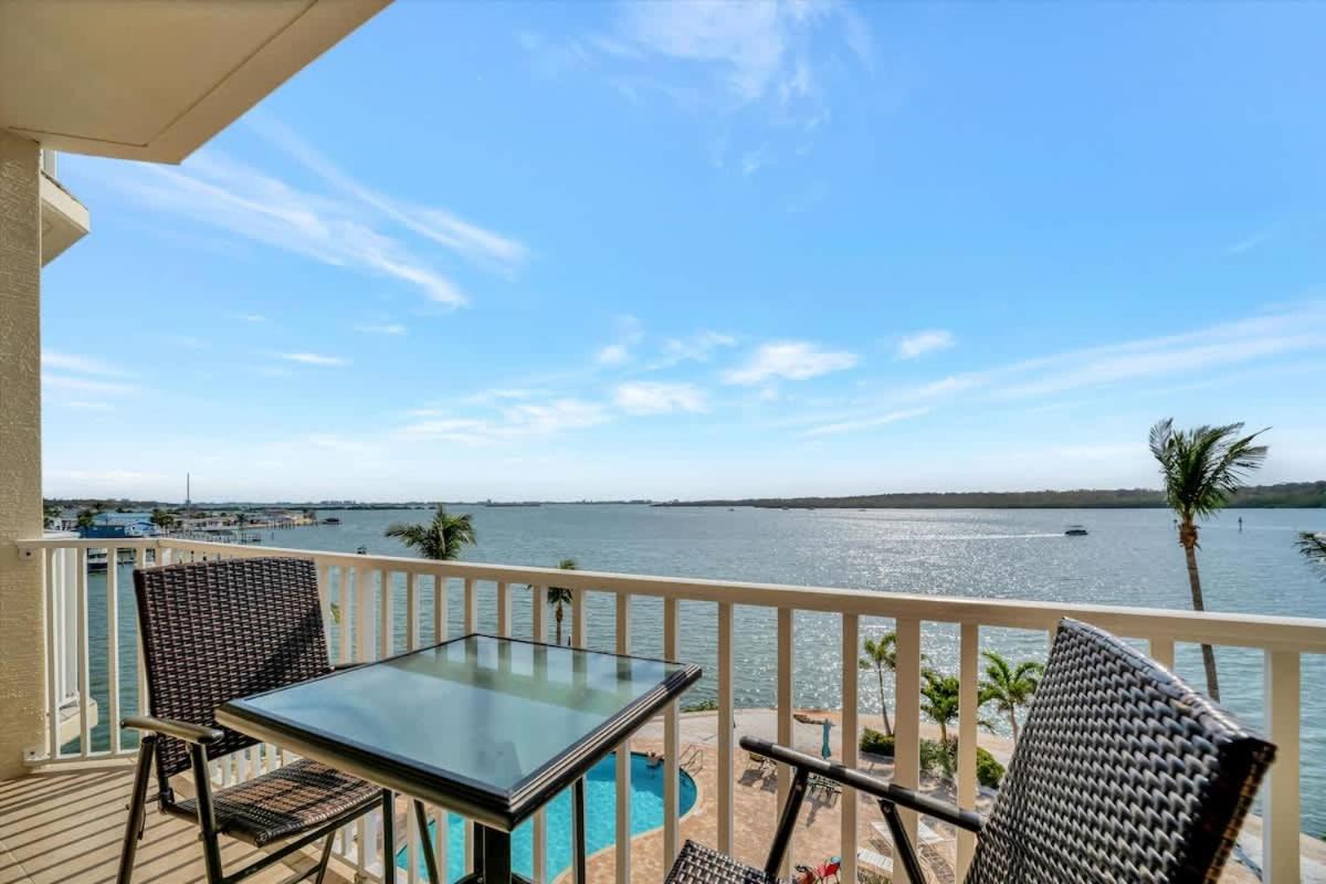 Sunlit Bayview Suite Balcony Pool & Hot Tub