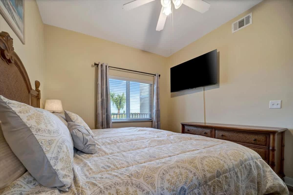 Sunlit Bayview Suite Balcony Pool & Hot Tub