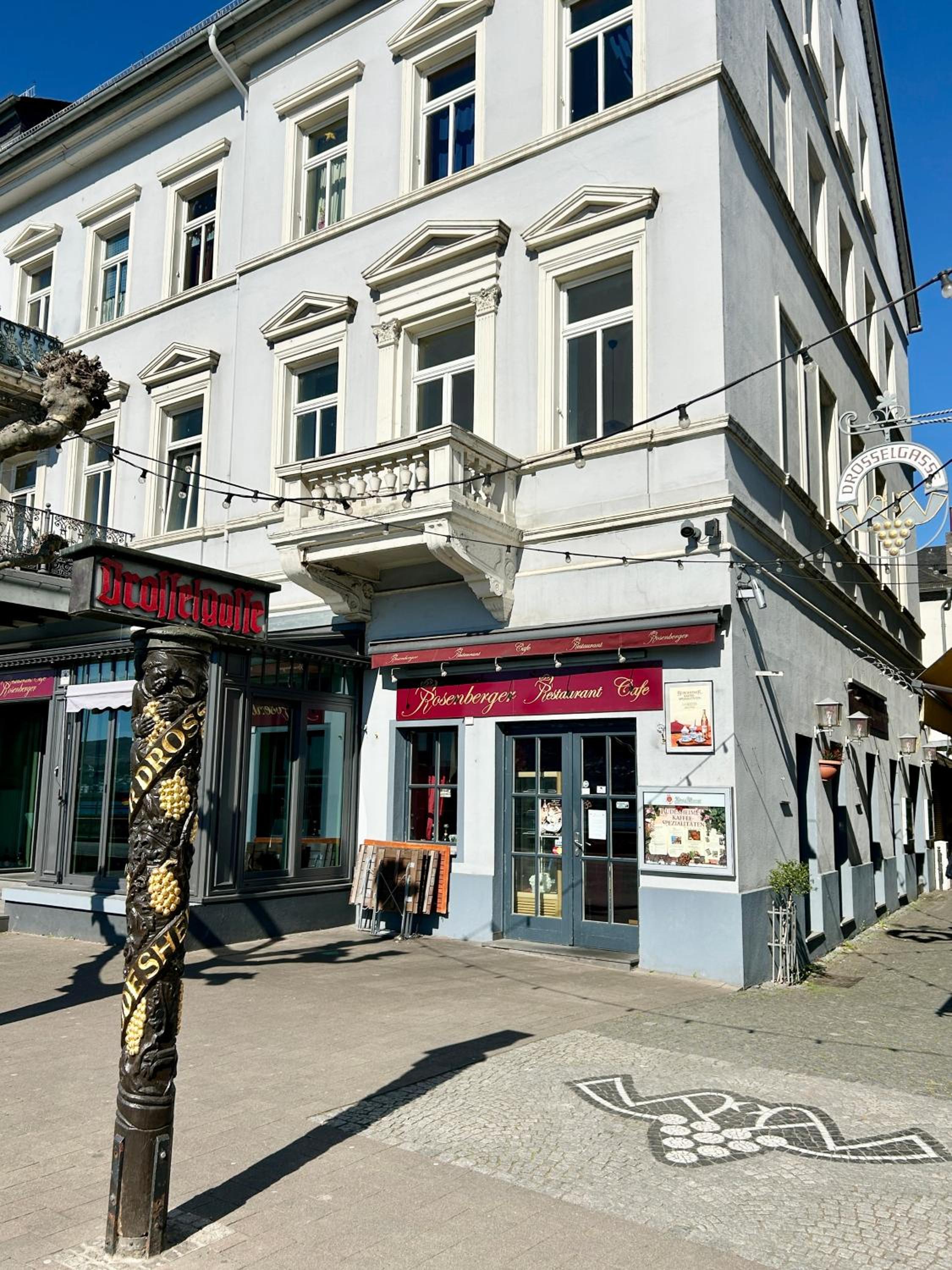 LaBed - Wohnen direkt an der Drosselgasse, stilvolle Ferienwohnung mit Rheinblick